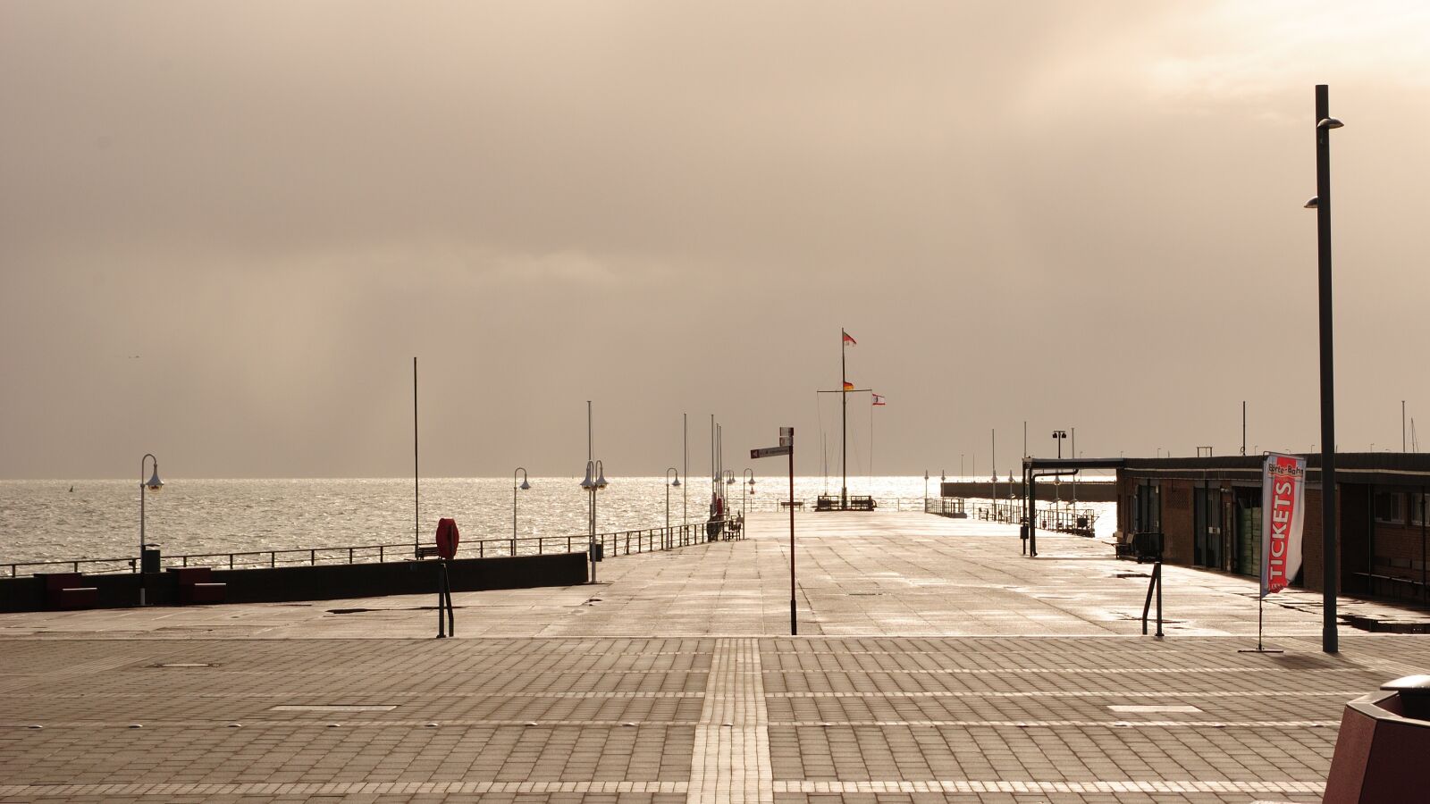 Nikon D3000 sample photo. North sea, helgoland, sea photography