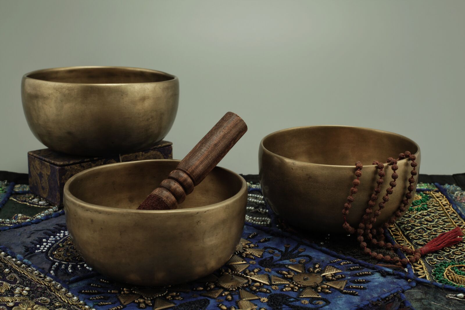 Canon EOS 5D Mark II sample photo. Rudraksha, small, singing bowls photography