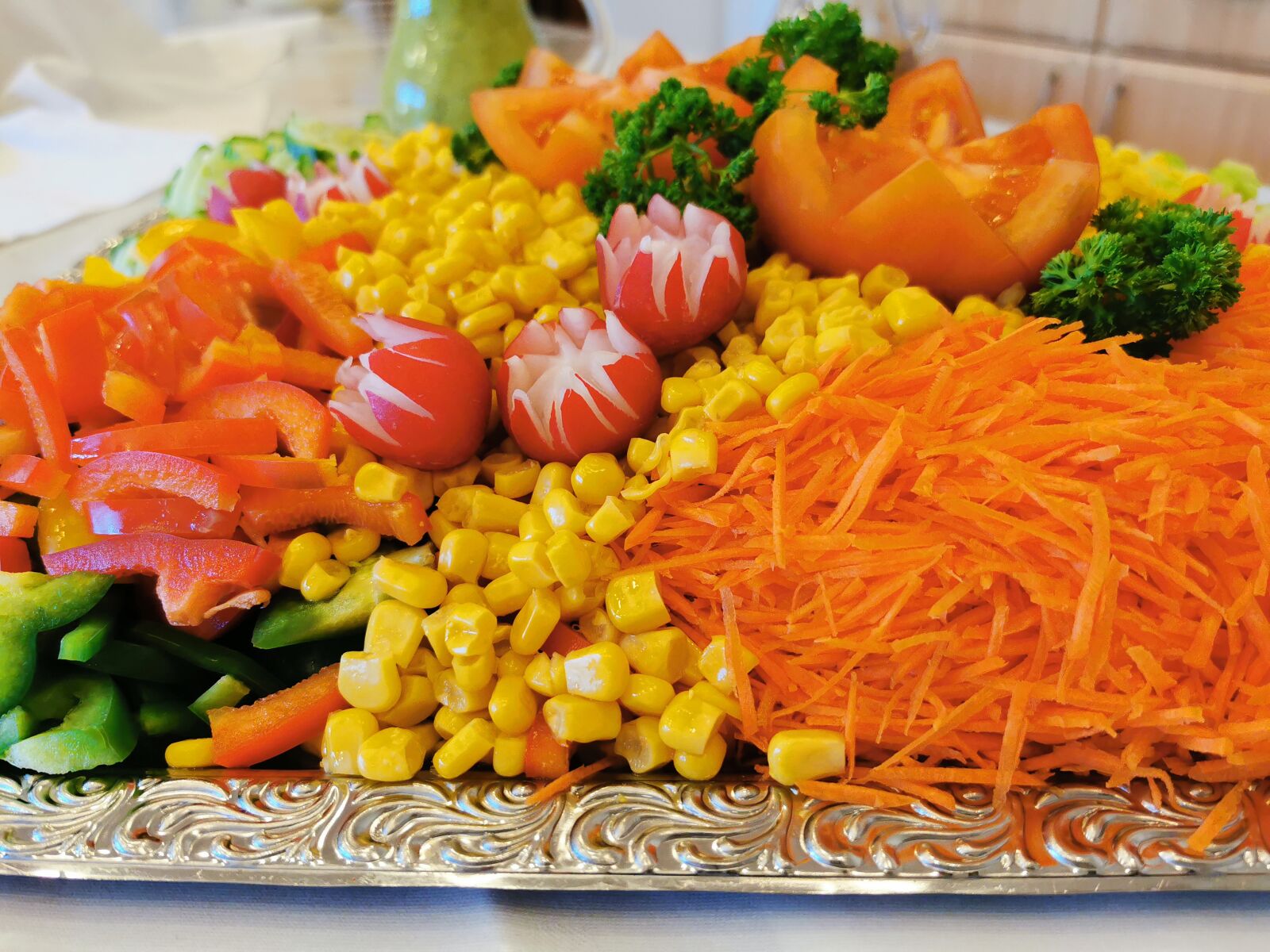 HUAWEI P30 Pro sample photo. Salad, carrot, radishes photography
