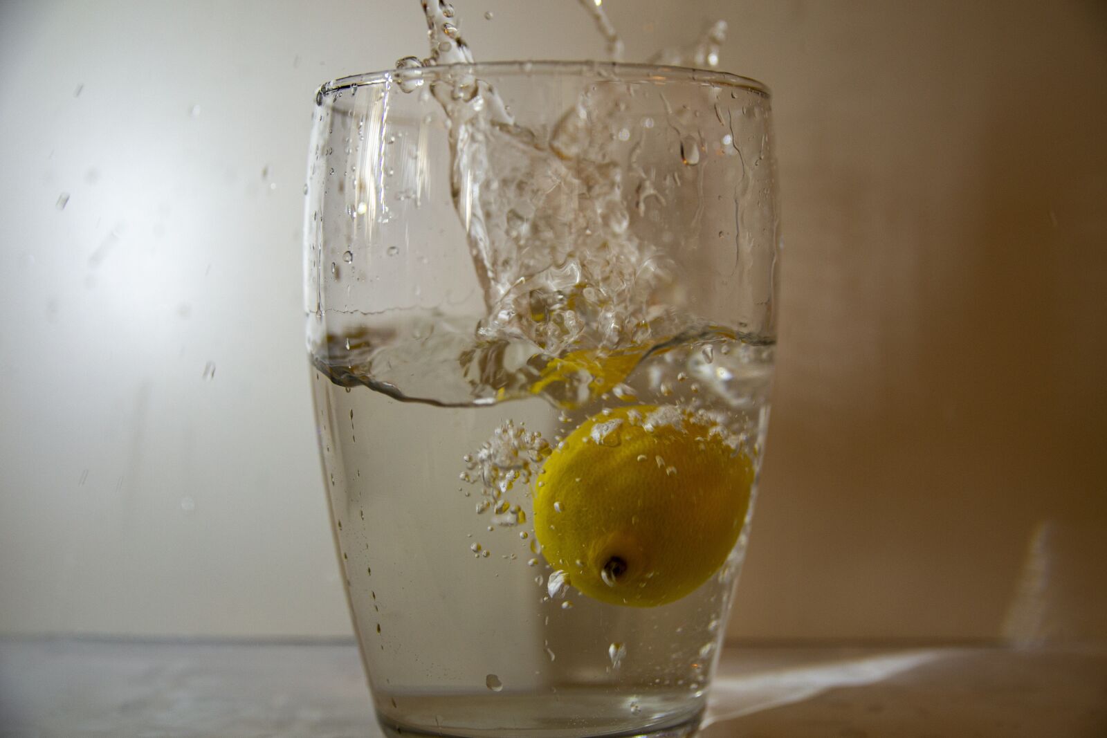 Canon EOS 6D sample photo. Lemon, water, fruit photography
