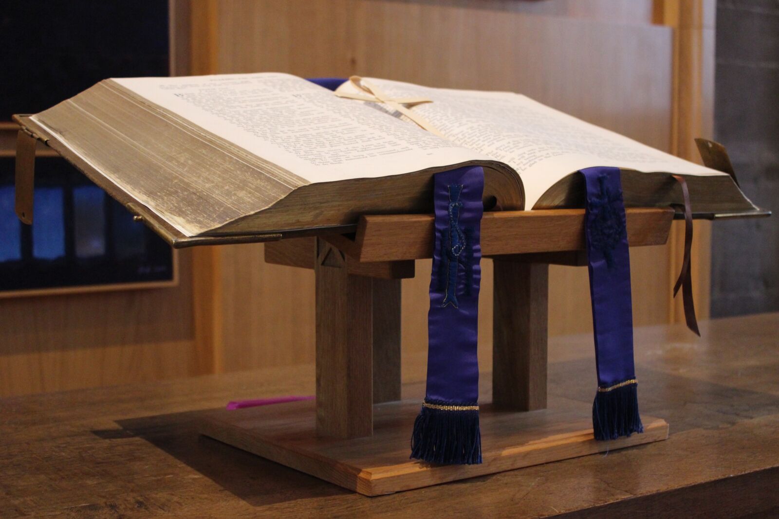 Canon EOS 100D (EOS Rebel SL1 / EOS Kiss X7) sample photo. Bible, holy scripture, religion photography