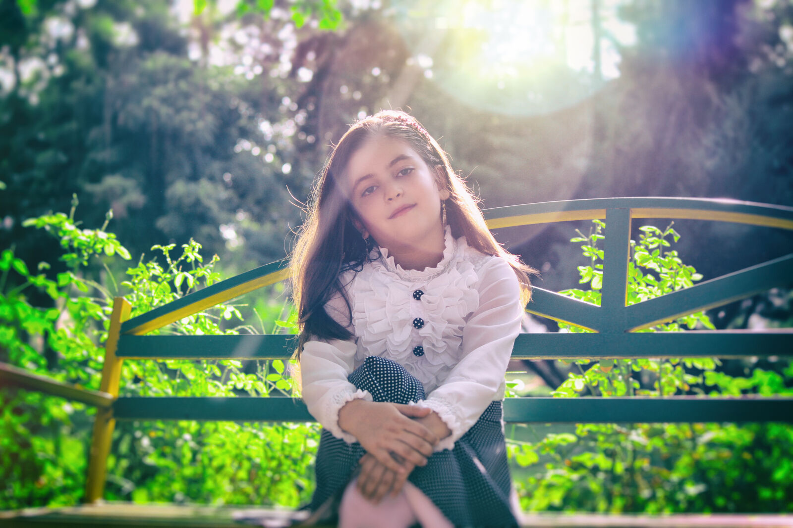 Canon EF-S 55-250mm F4-5.6 IS II sample photo. Beautiful, girl, bench, blur photography