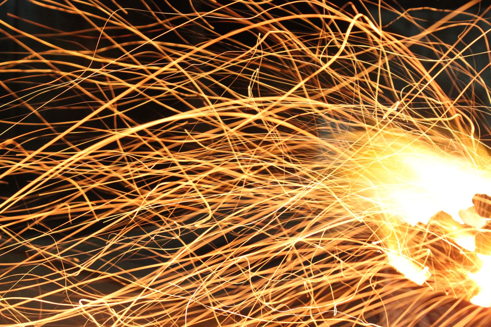 Canon EOS 550D (EOS Rebel T2i / EOS Kiss X4) sample photo. Fire, flame, woodden photography