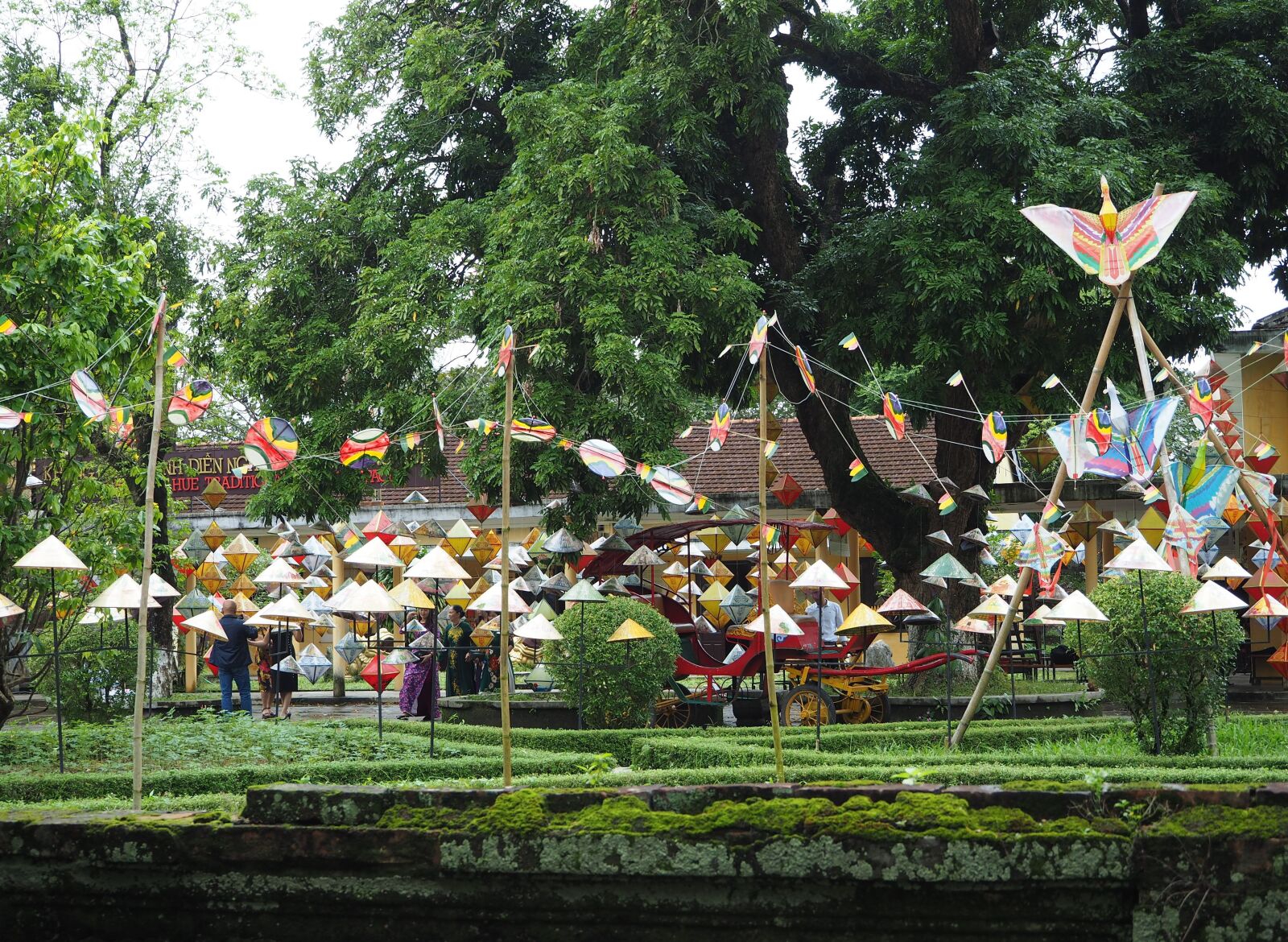 Olympus OM-D E-M10 + Olympus M.Zuiko Digital ED 14-42mm F3.5-5.6 EZ sample photo. Vietnam, the old imperial photography