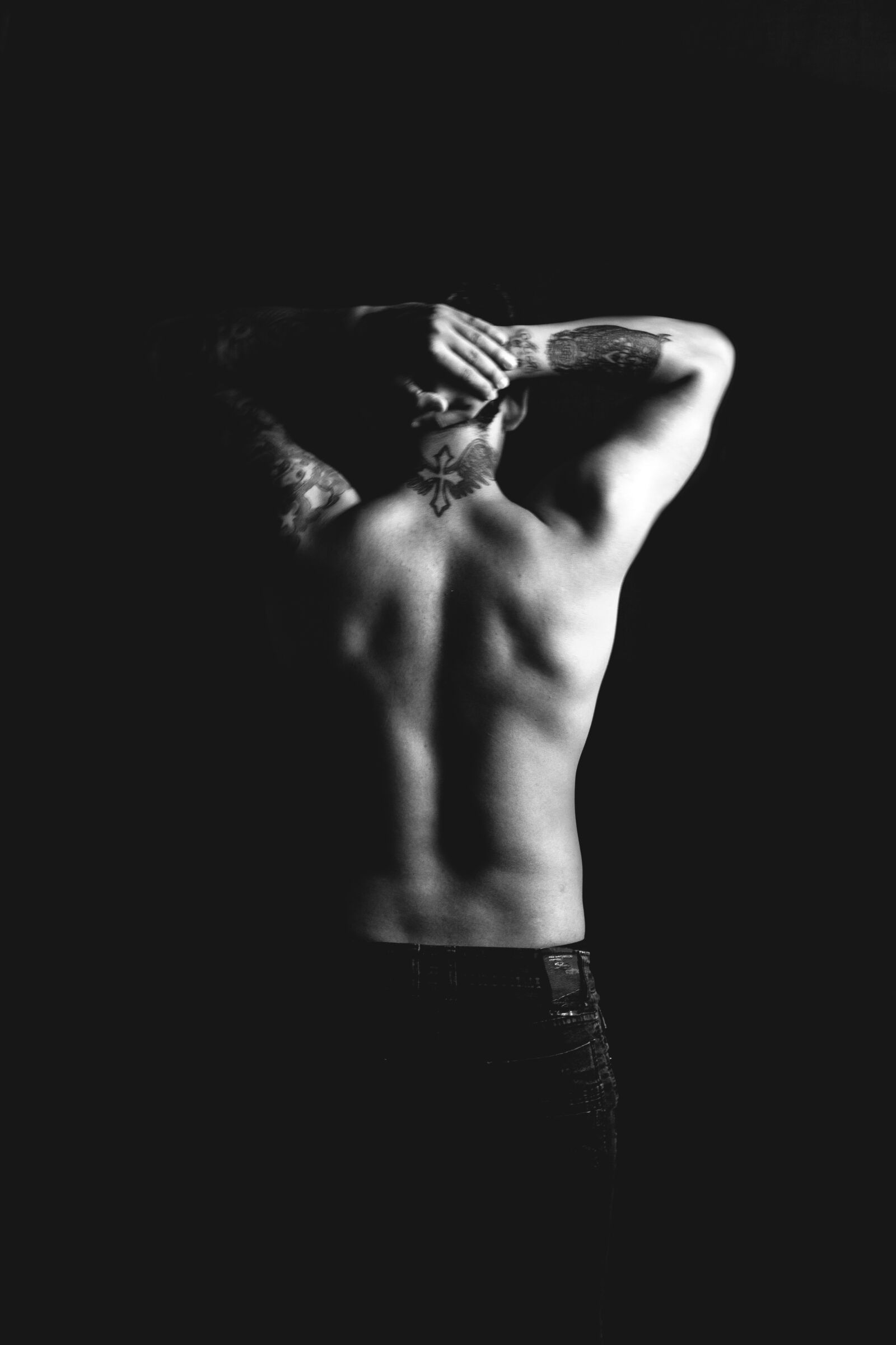 Canon EOS 600D (Rebel EOS T3i / EOS Kiss X5) sample photo. Back, tattoos, white photography