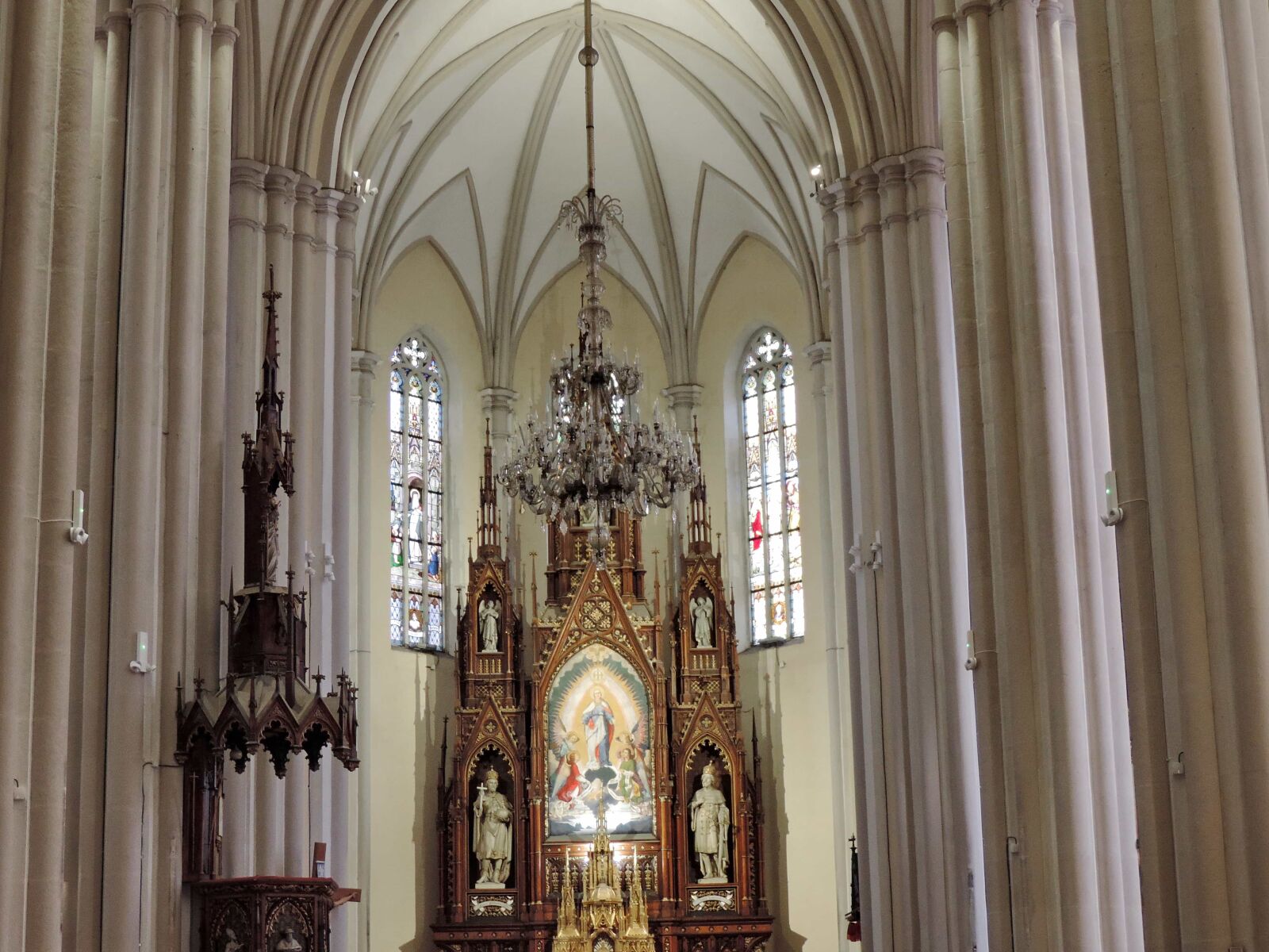 Nikon Coolpix P520 sample photo. Catholic, christ, christianity, interior photography