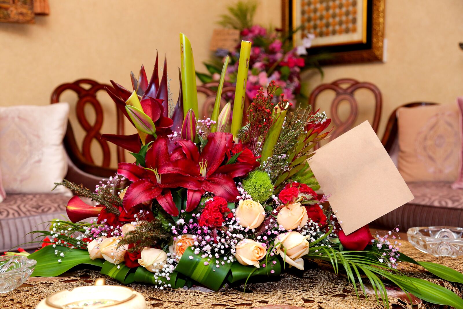 Canon EOS 5D Mark III sample photo. Flower arrangement with card photography