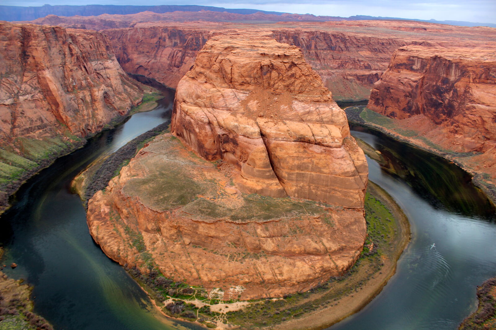 Canon EOS 1200D (EOS Rebel T5 / EOS Kiss X70 / EOS Hi) sample photo. Arid, bend, canyon, cliff photography