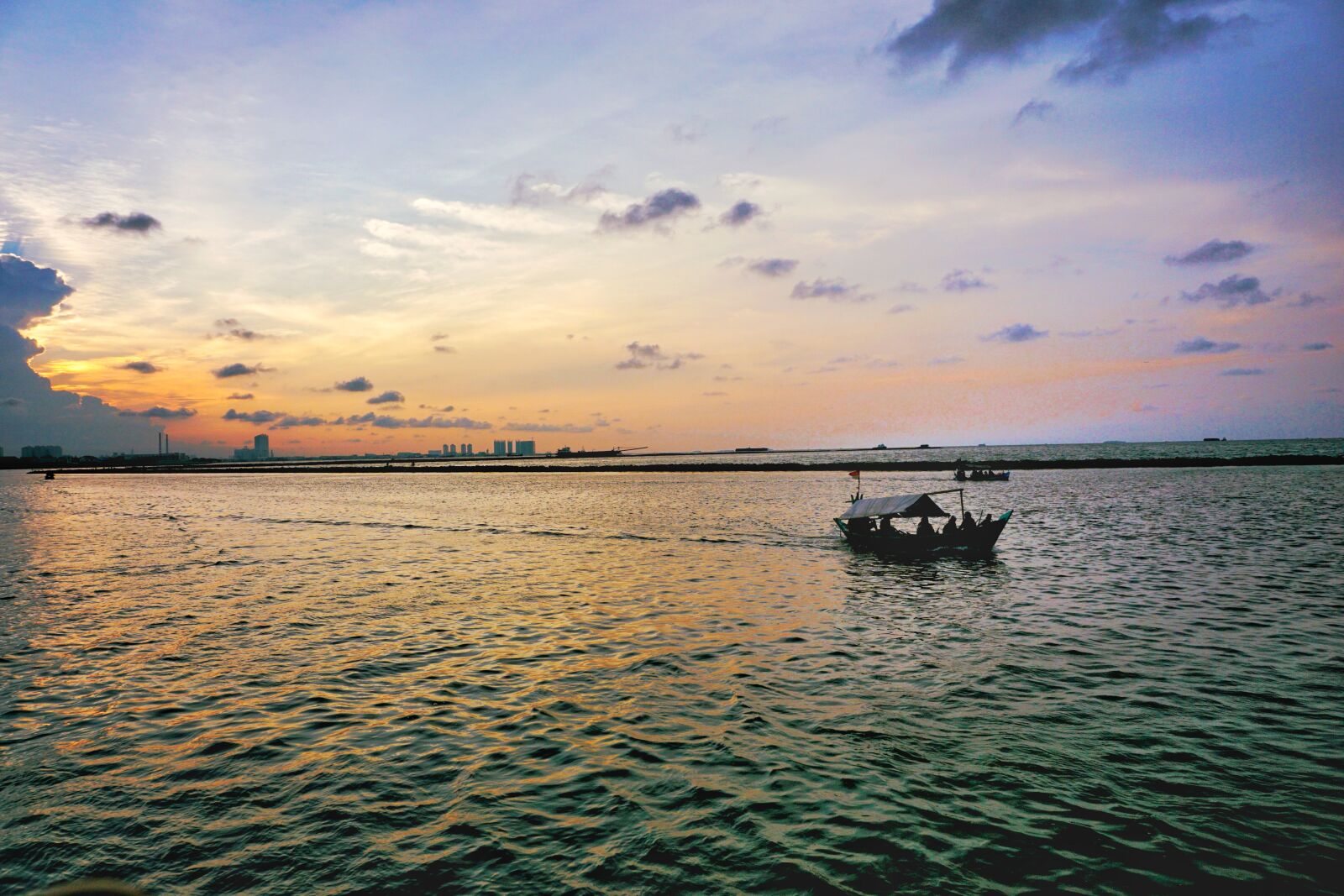 Sony a6000 sample photo. Ancol, beach, boat, evening photography