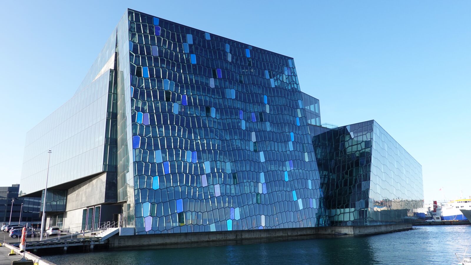 Sony Cyber-shot DSC-RX100 VI sample photo. Harpa, architecture, building photography