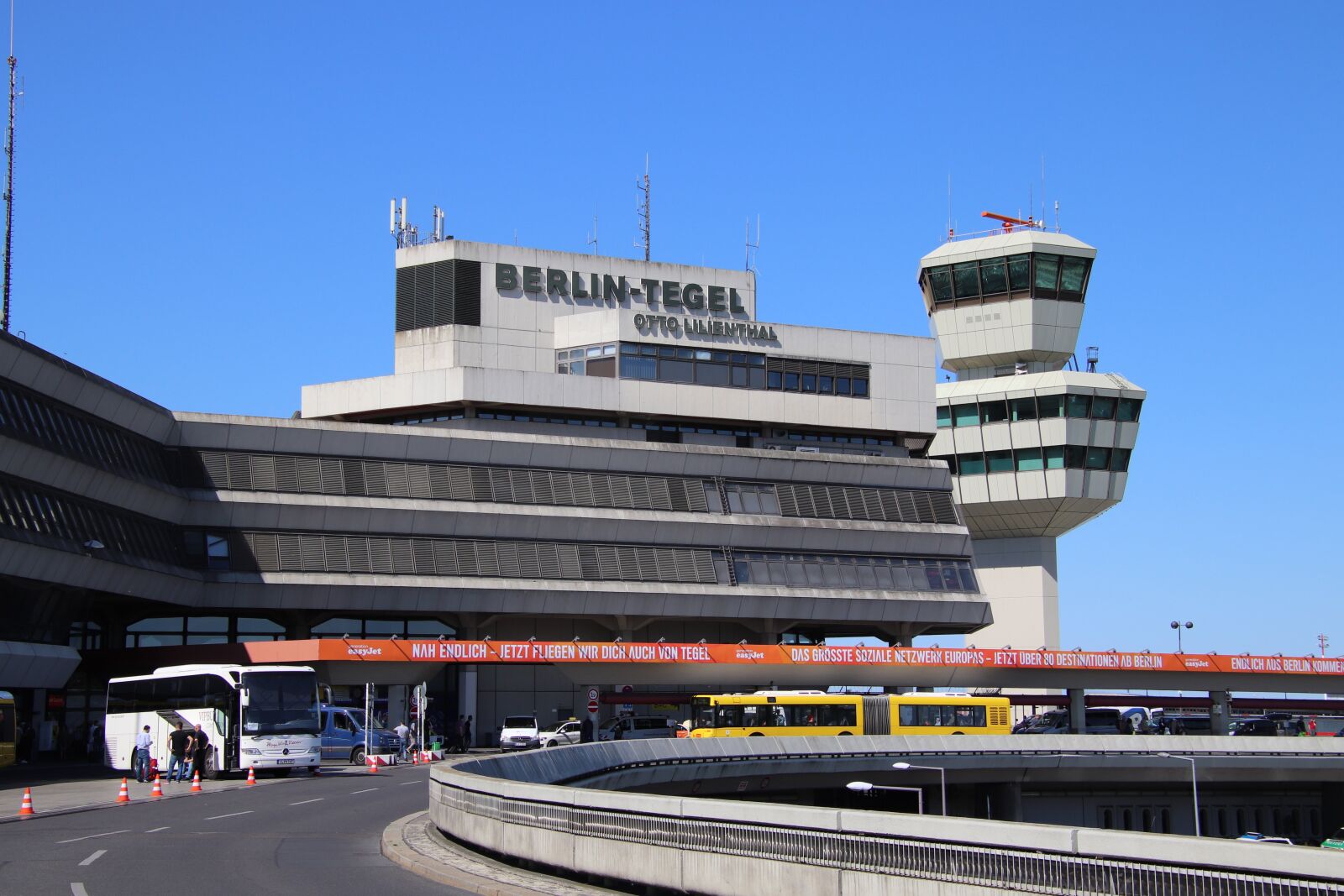 Canon EOS 800D (EOS Rebel T7i / EOS Kiss X9i) sample photo. Airport, berlin, tegel photography