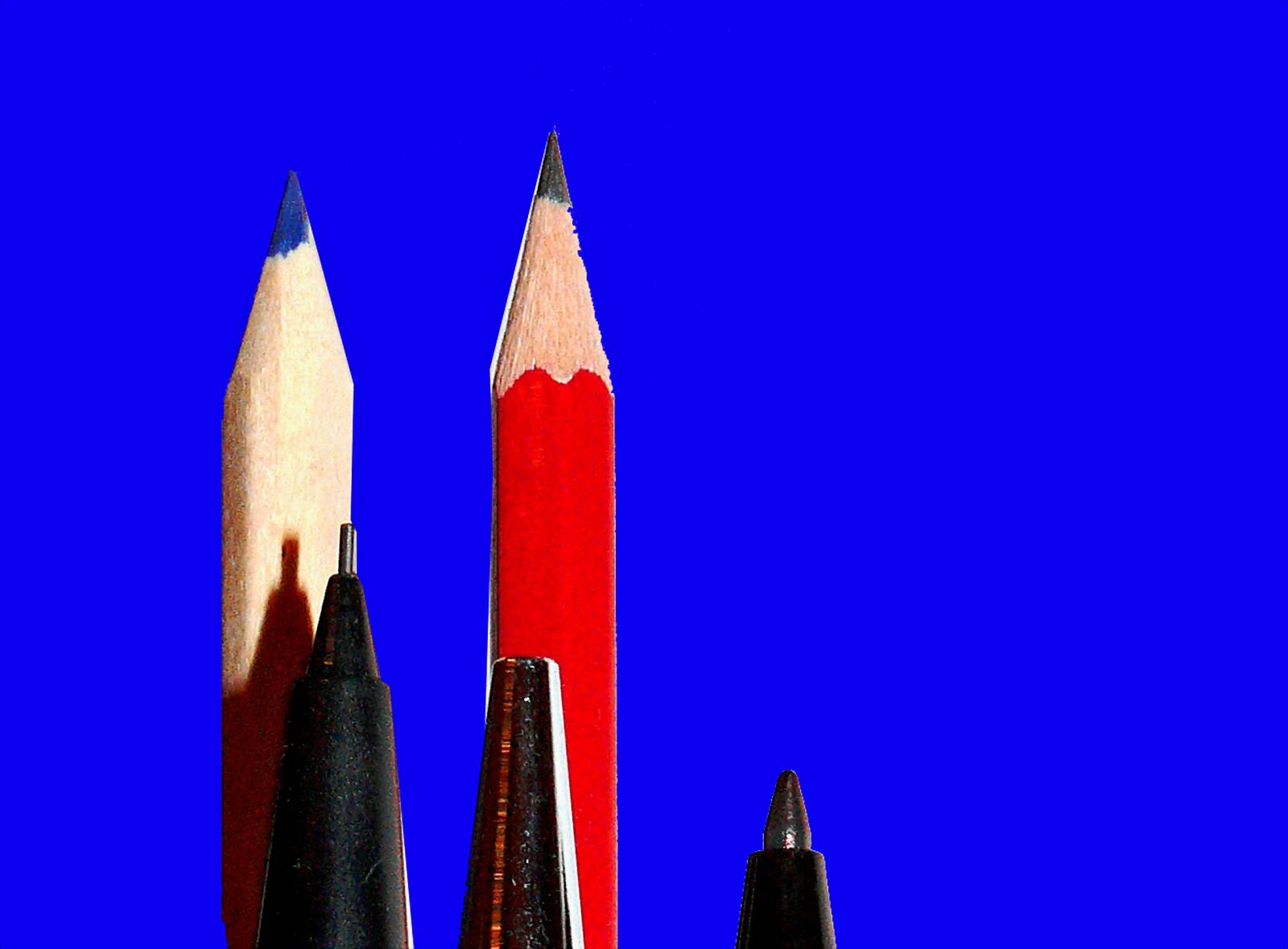 Leica V-LUX 1 sample photo. Pencils, graphite pencils, write photography