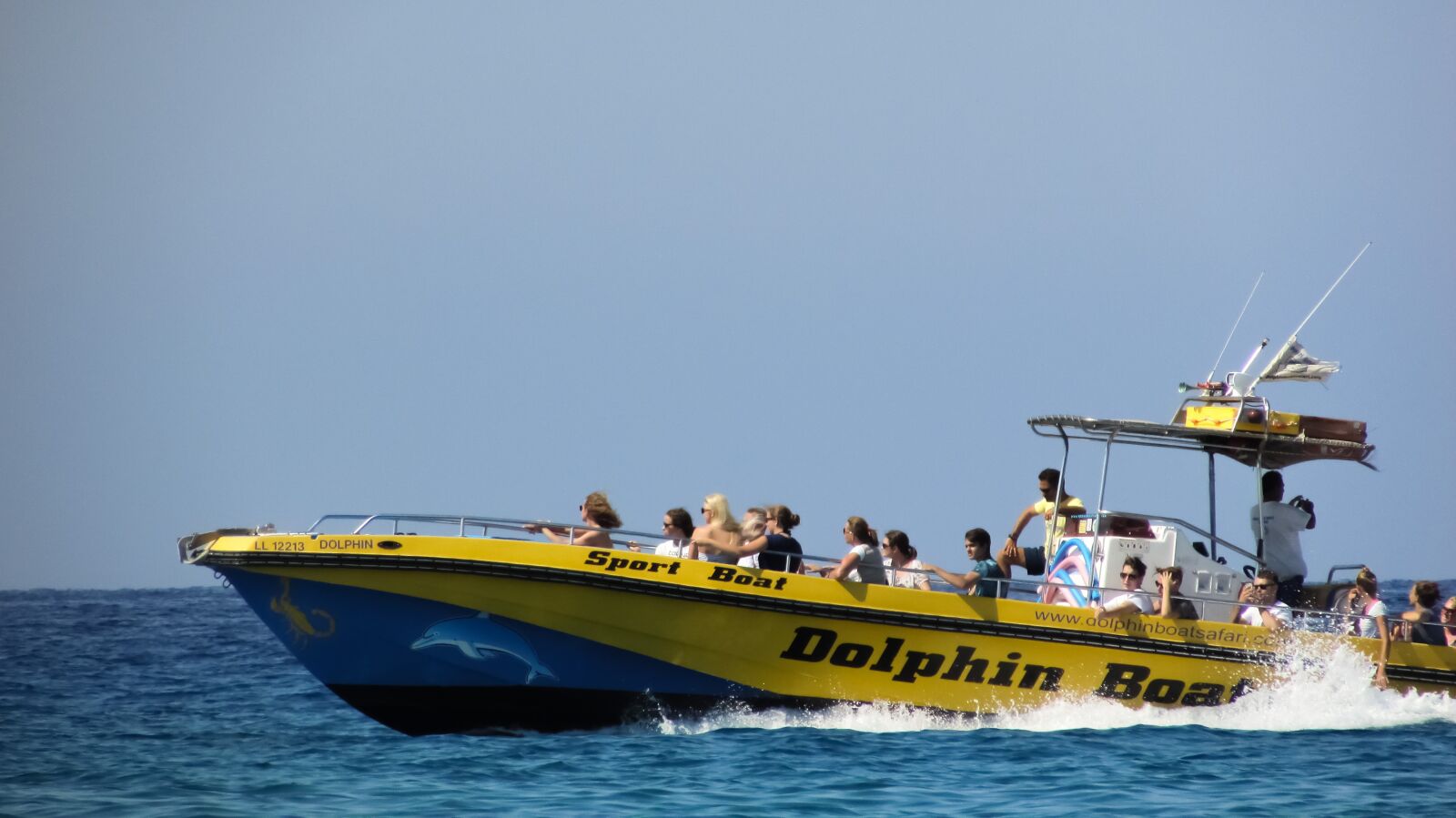 Canon PowerShot SX400 IS sample photo. Speed boat, sea, speed photography