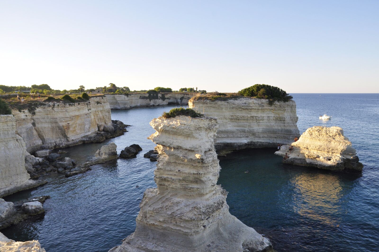 Nikon D5000 sample photo. Sea, rocks, cliff photography