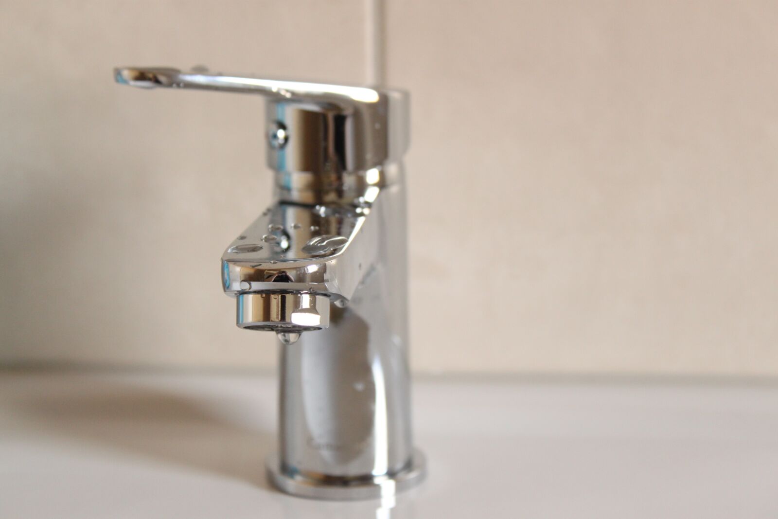 Canon EOS 500D (EOS Rebel T1i / EOS Kiss X3) sample photo. Faucet, bad, bathroom photography
