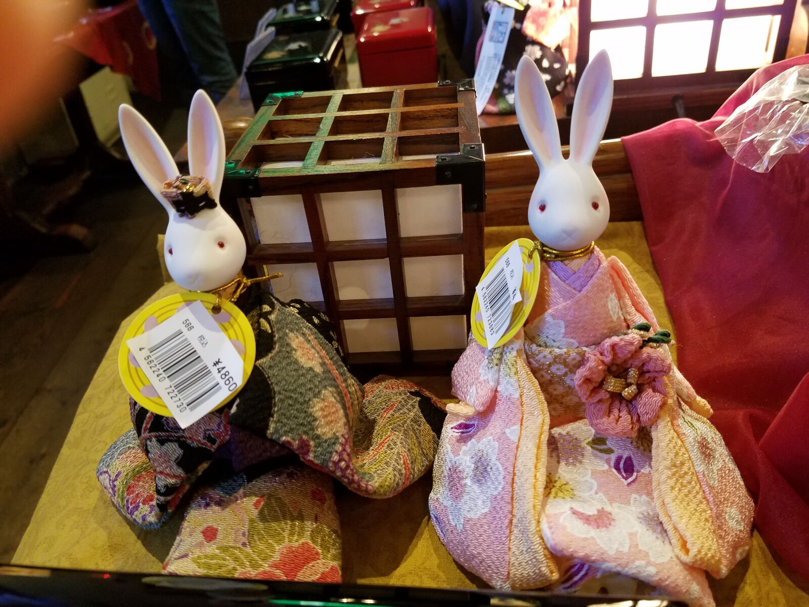 Samsung Galaxy S7 sample photo. Rabbit, figurine, cute photography