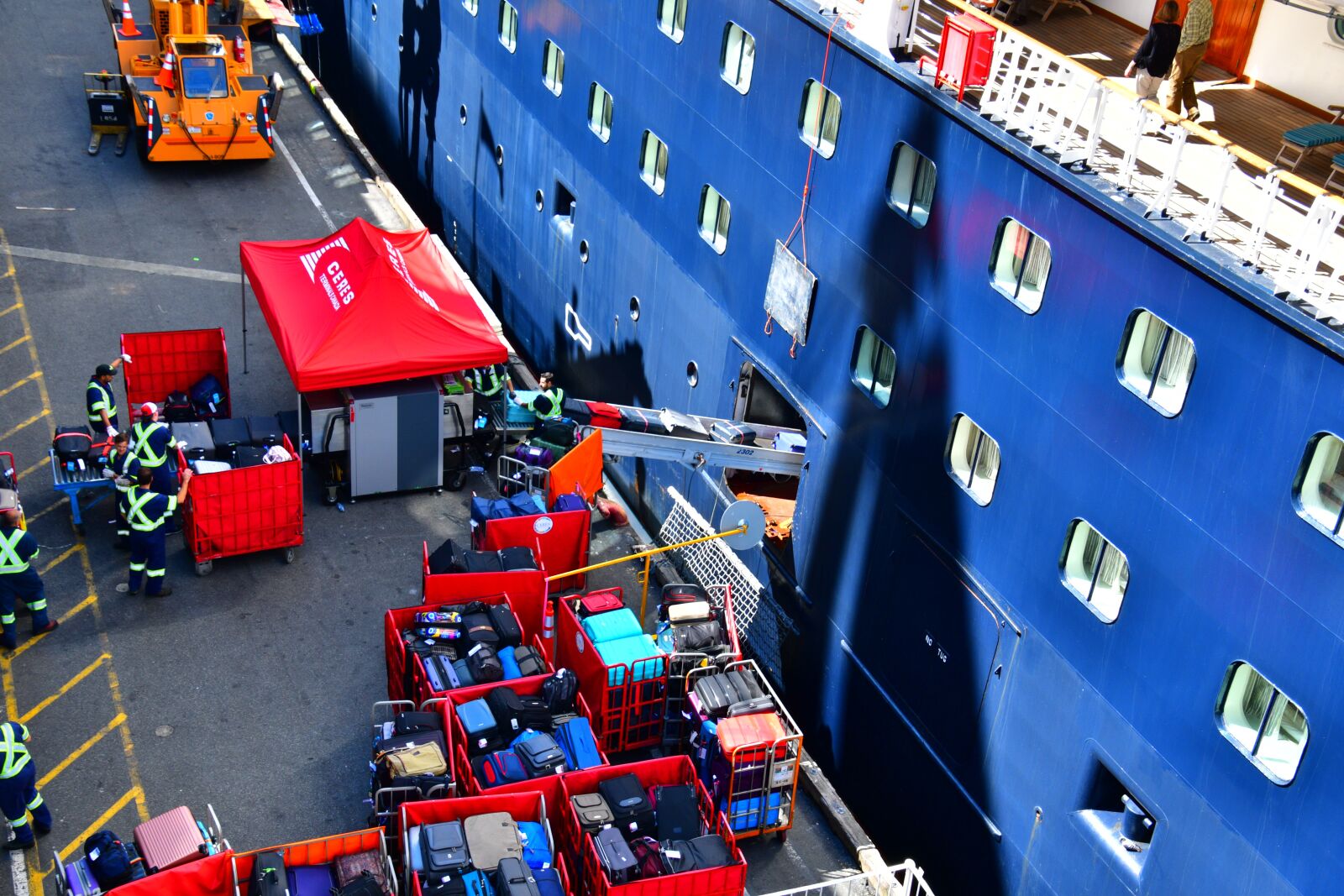 Nikon D7500 sample photo. Loading baggage to ship photography