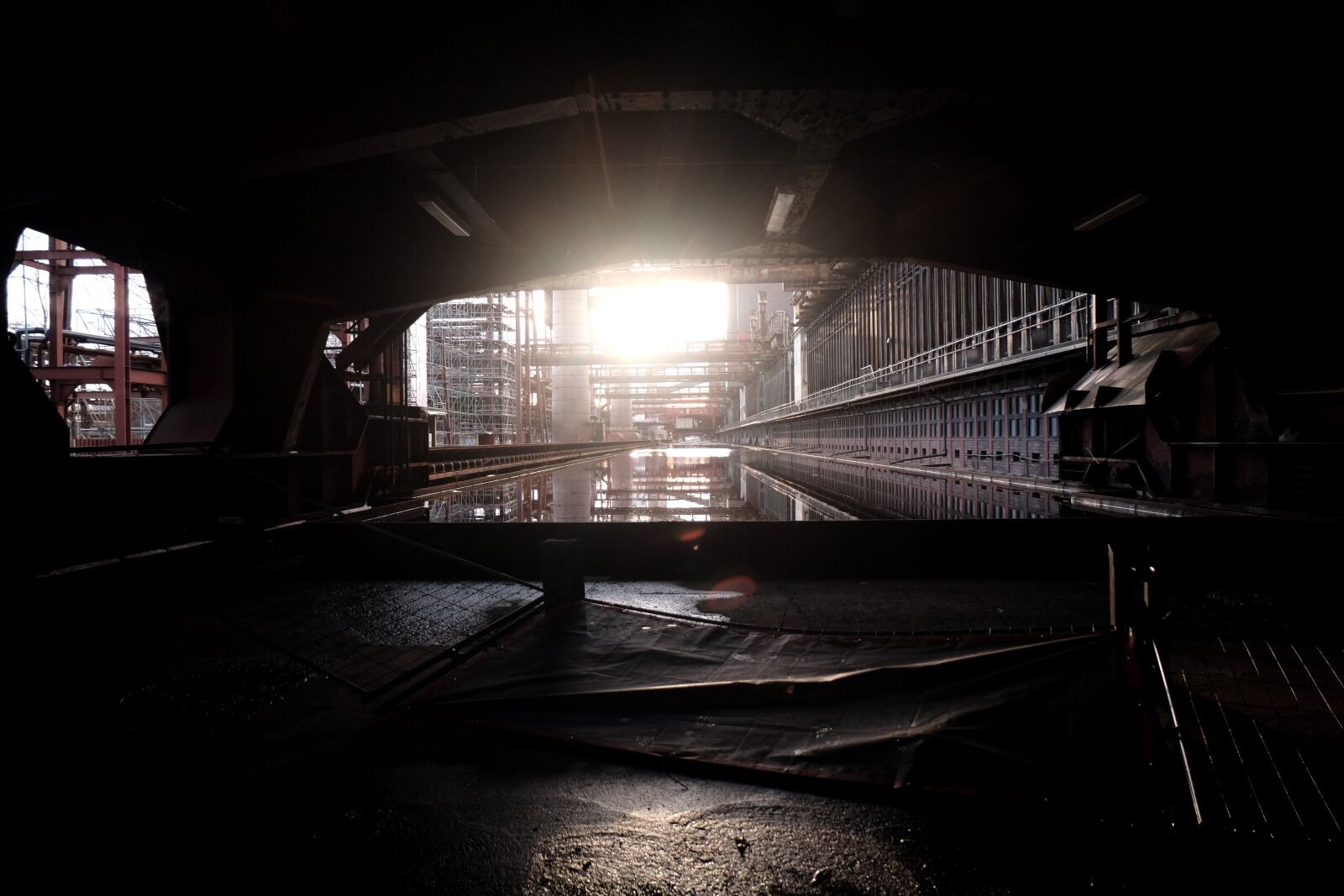 Fujifilm X-M1 sample photo. Industrial, steel, building photography