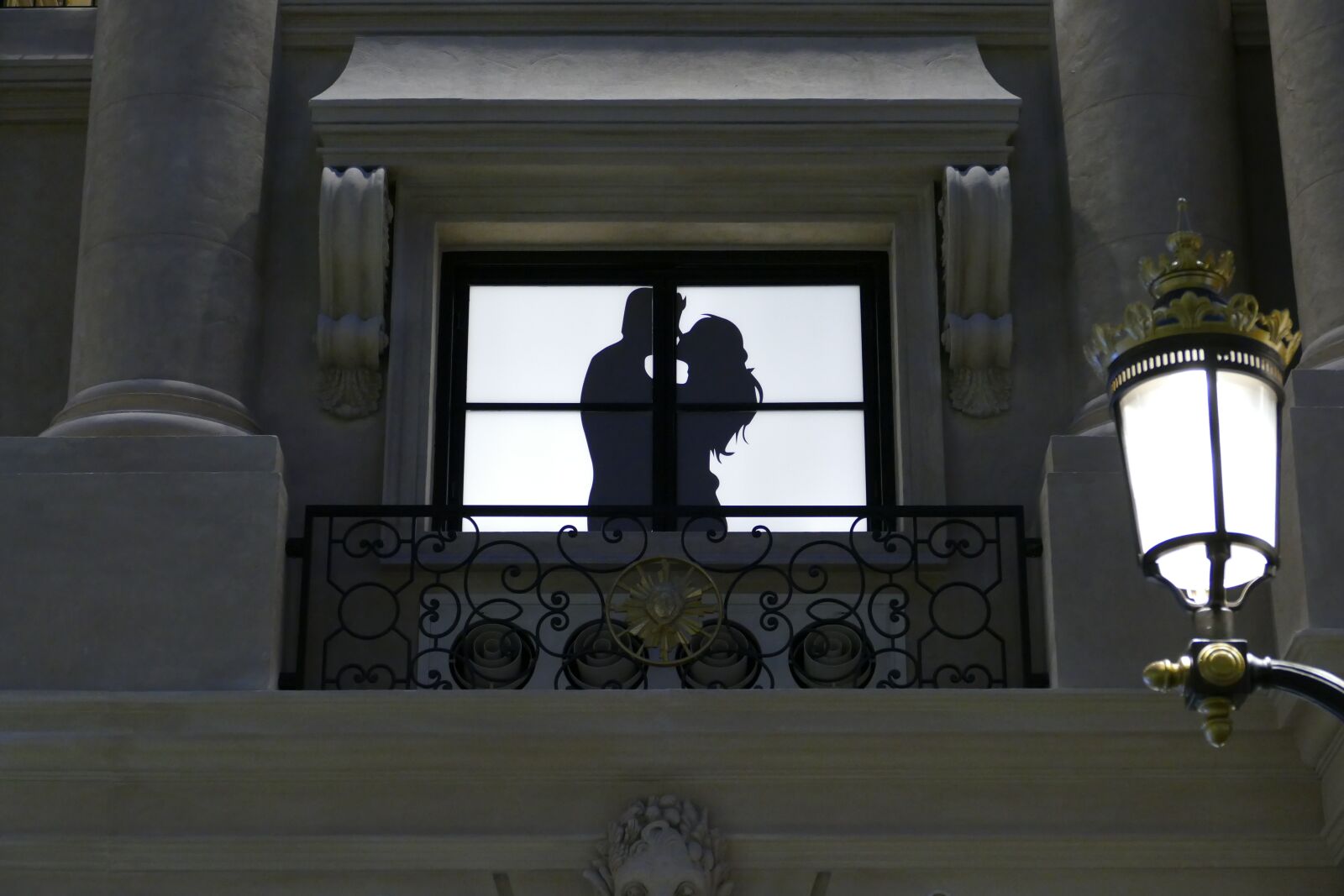 Panasonic Lumix DMC-FZ1000 sample photo. Window, silhouette, image photography