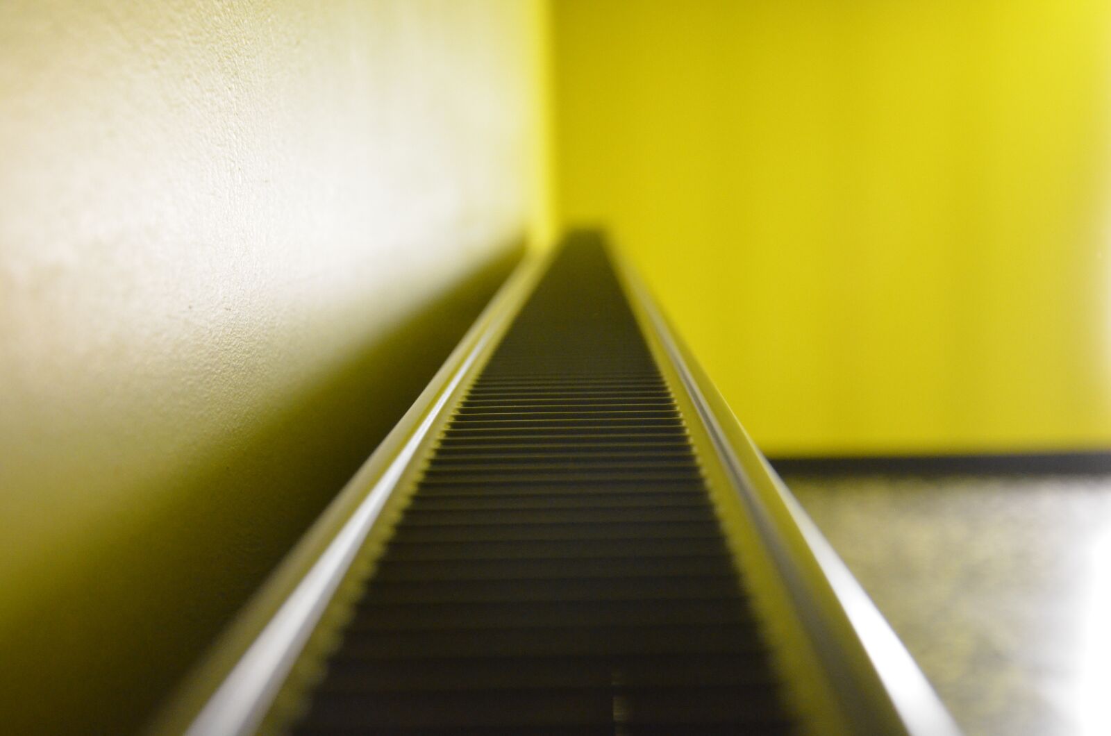 Nikon D5100 sample photo. Radiator, structure, top photography