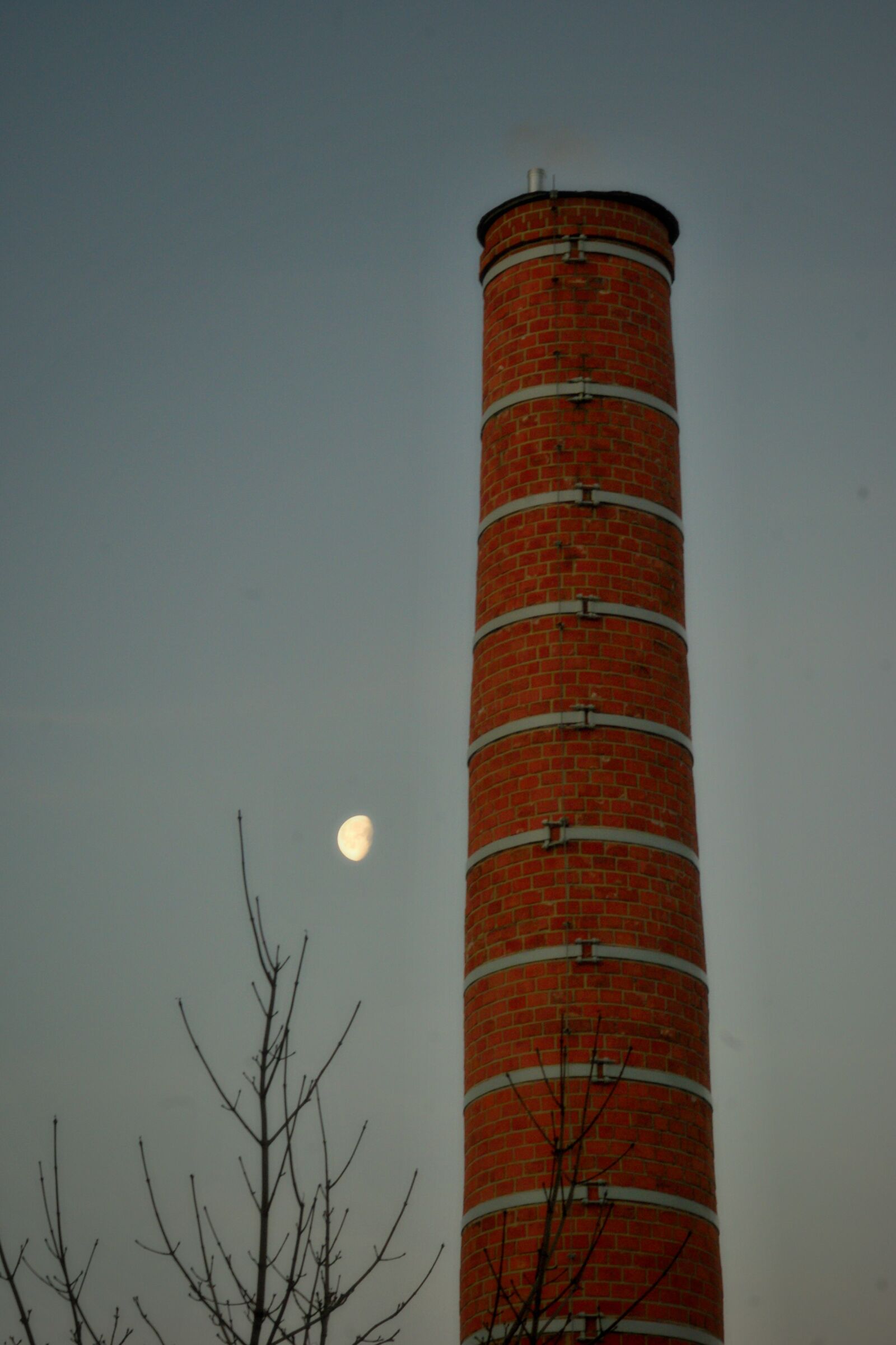 Sony Alpha DSLR-A230 sample photo. Brick, chimney, moon, red photography