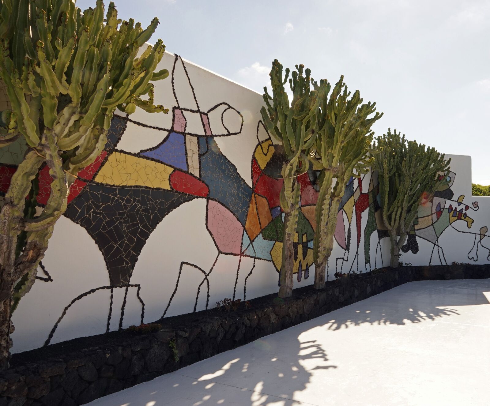 Sony a7 + Sony FE 24-240mm F3.5-6.3 OSS sample photo. Mosaic, wall, artwork photography