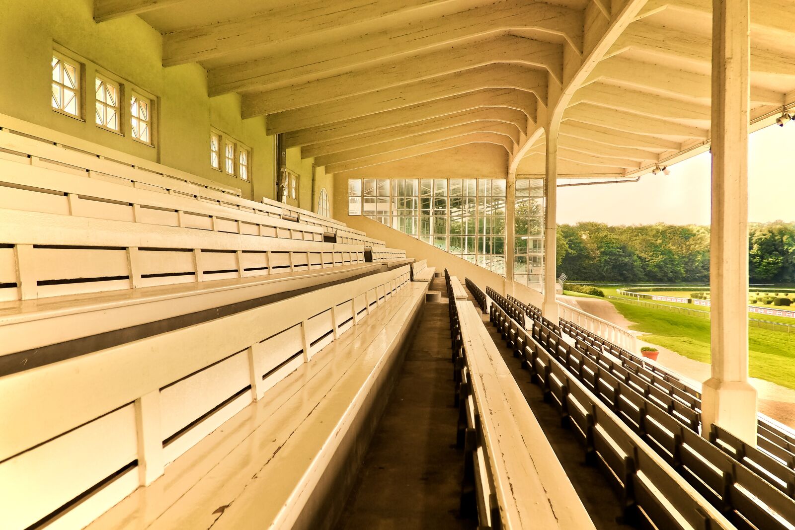 Olympus OM-D E-M10 sample photo. Architecture, grandstand, sit photography