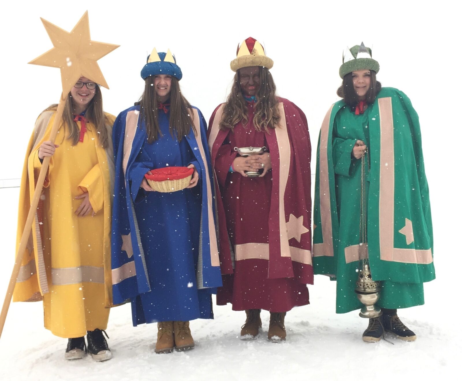 Apple iPhone 6 sample photo. Holy three kings, holiday photography