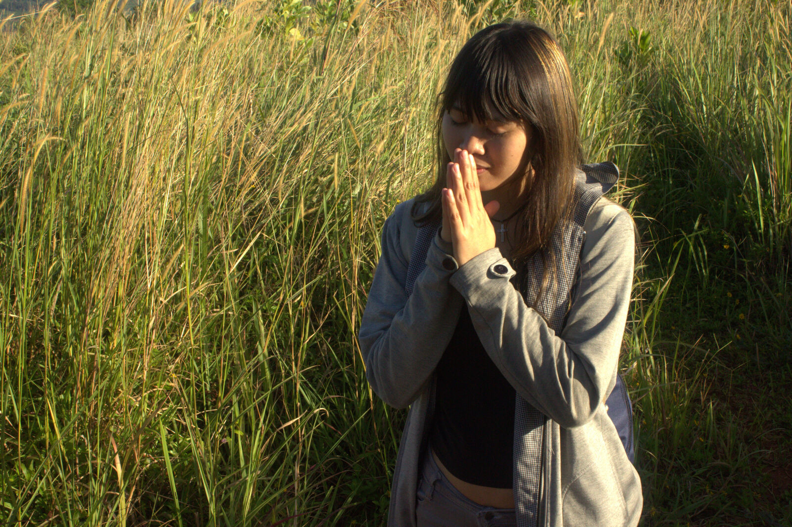 Canon EOS 600D (Rebel EOS T3i / EOS Kiss X5) sample photo. Asian, girl, field, girl photography