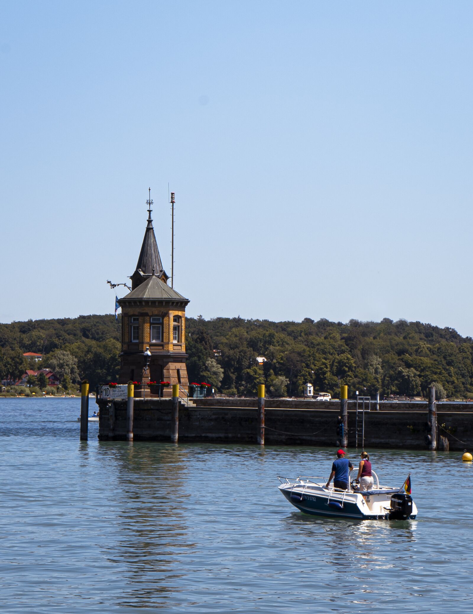 Sony a7 II + Sony FE 28-70mm F3.5-5.6 OSS sample photo. Bodensee, water, boat photography