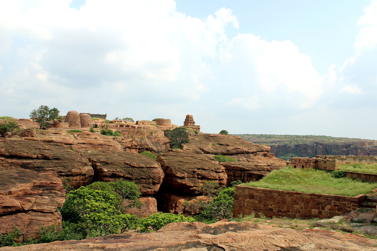 Canon EOS 2000D (EOS Rebel T7 / EOS Kiss X90 / EOS 1500D) sample photo. Badami rock hill, badami photography