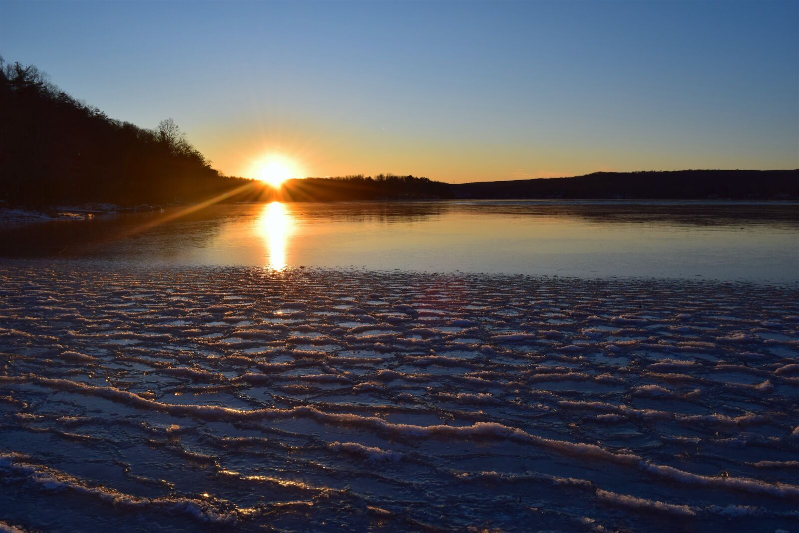 Nikon D3300 sample photo. Lake, sunset, frozen photography