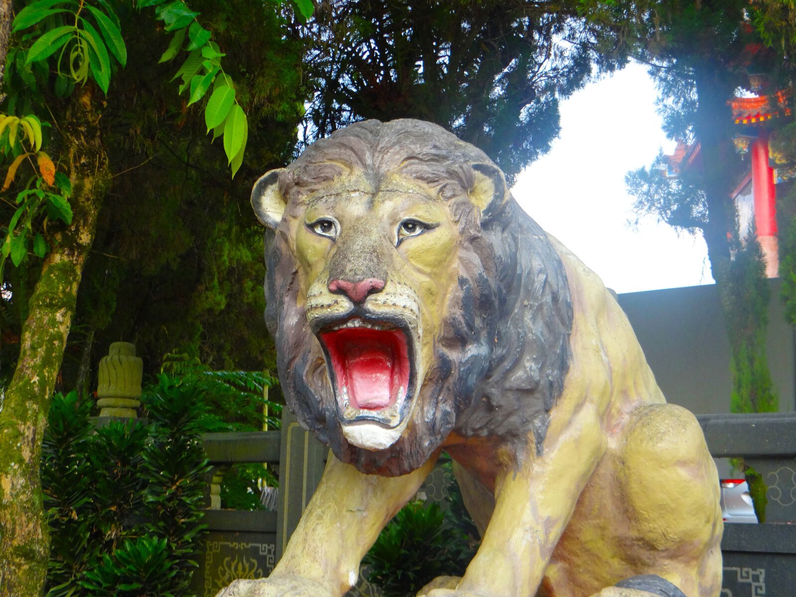 Sony DSC-HX200V sample photo. Lion, sculpture, statue photography