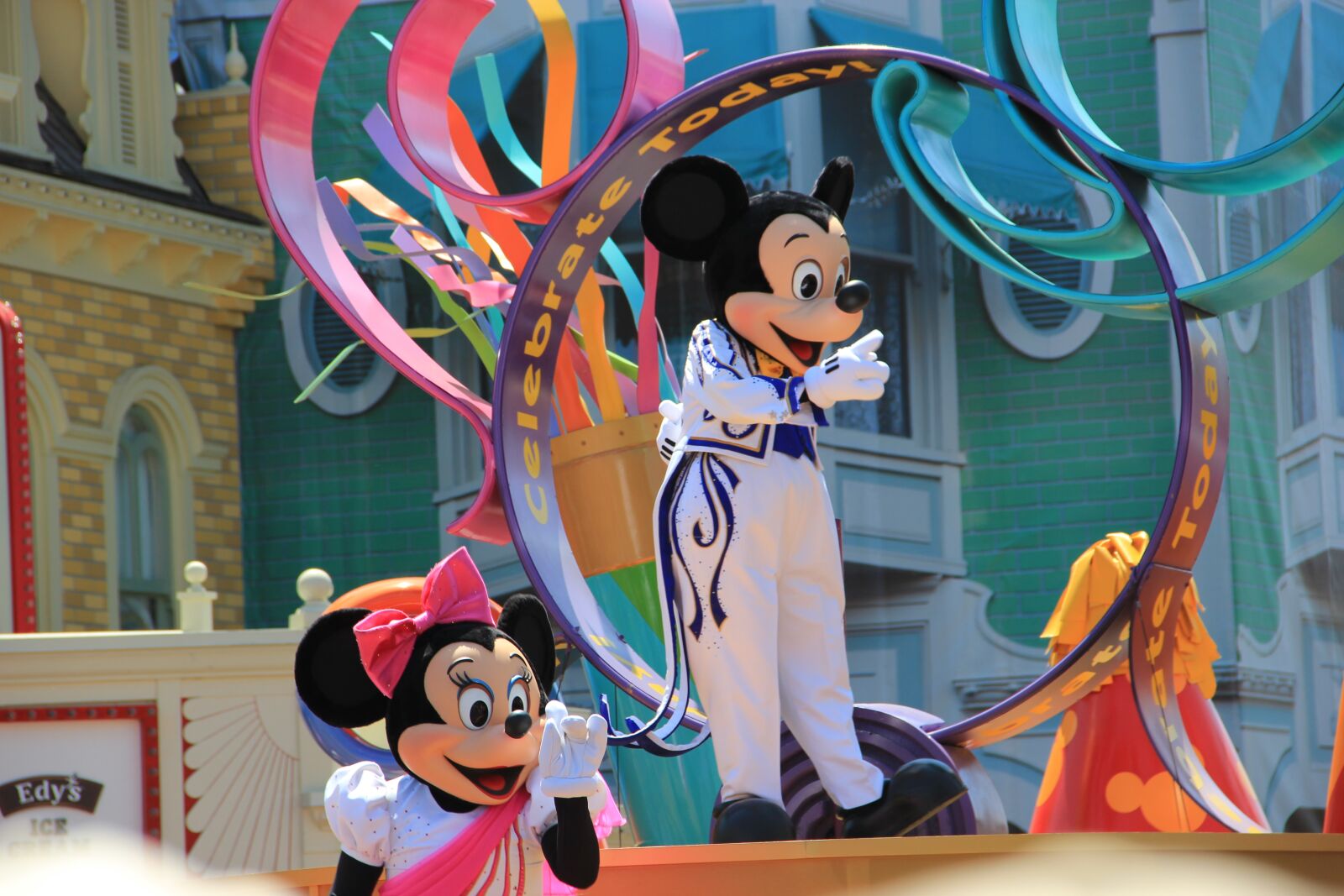 Canon EOS 550D (EOS Rebel T2i / EOS Kiss X4) sample photo. Mickey, minie, disney photography