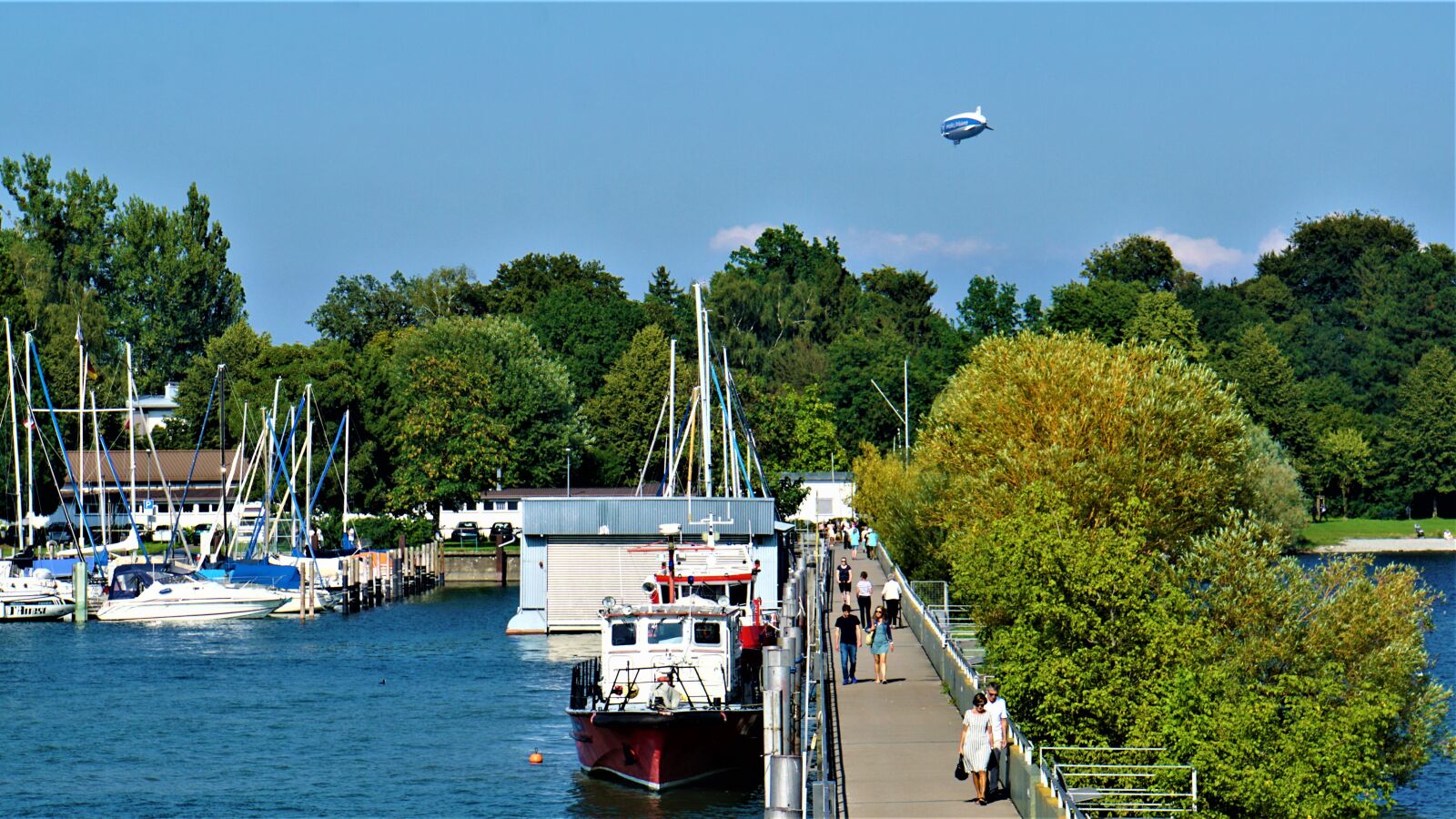 Sony E 18-200mm F3.5-6.3 OSS LE sample photo. Airship, zeppelin, friedrichshafen photography