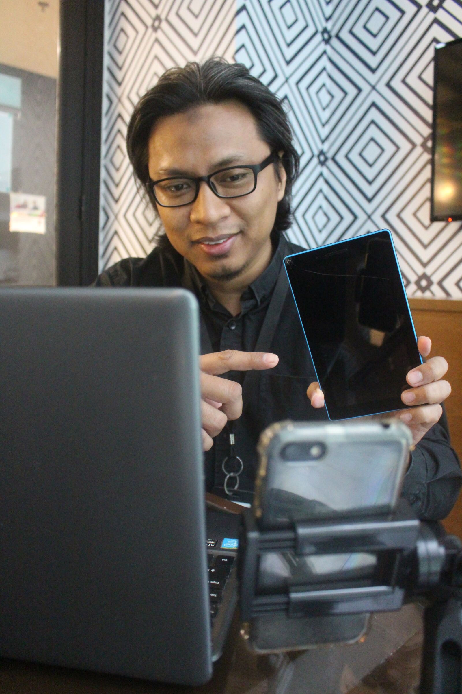 Canon EOS 700D (EOS Rebel T5i / EOS Kiss X7i) sample photo. Online, video, learning photography