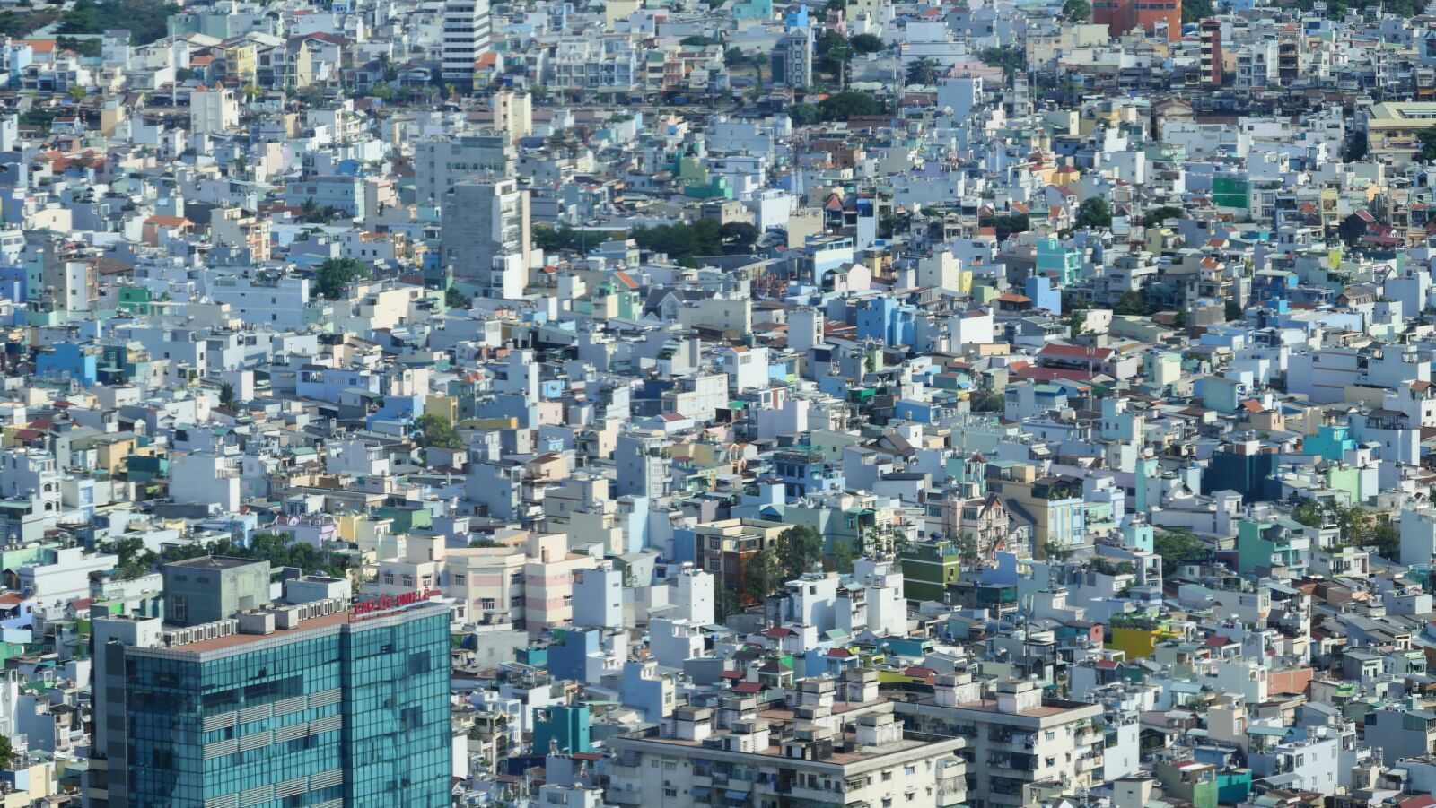 Panasonic Lumix DMC-FZ1000 sample photo. Houses, city, saigon photography