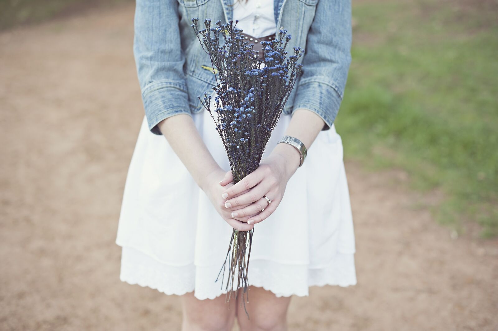 Nikon D700 sample photo. Bouquet, wildflowers, dating photography