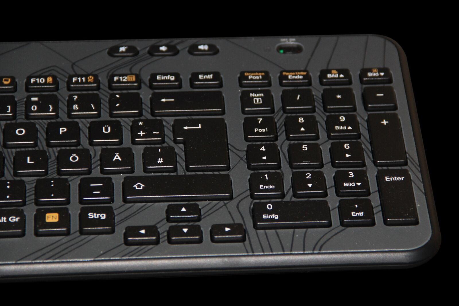 Canon EOS 1200D (EOS Rebel T5 / EOS Kiss X70 / EOS Hi) sample photo. Keyboard, computer, keys photography