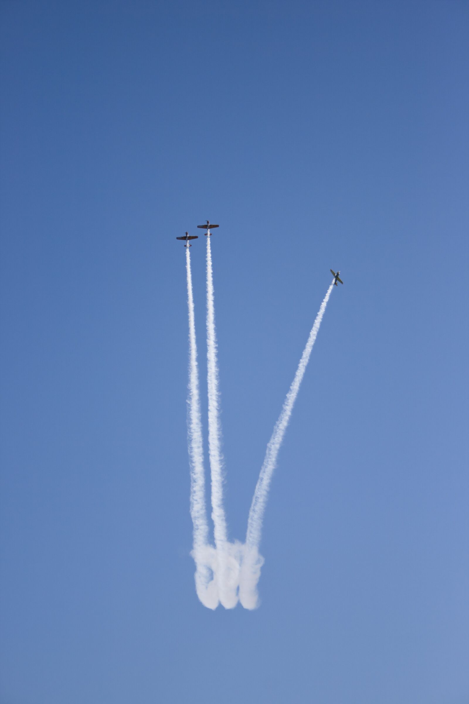 Canon EF-S 18-55mm F3.5-5.6 II sample photo. Air, show, airplane photography