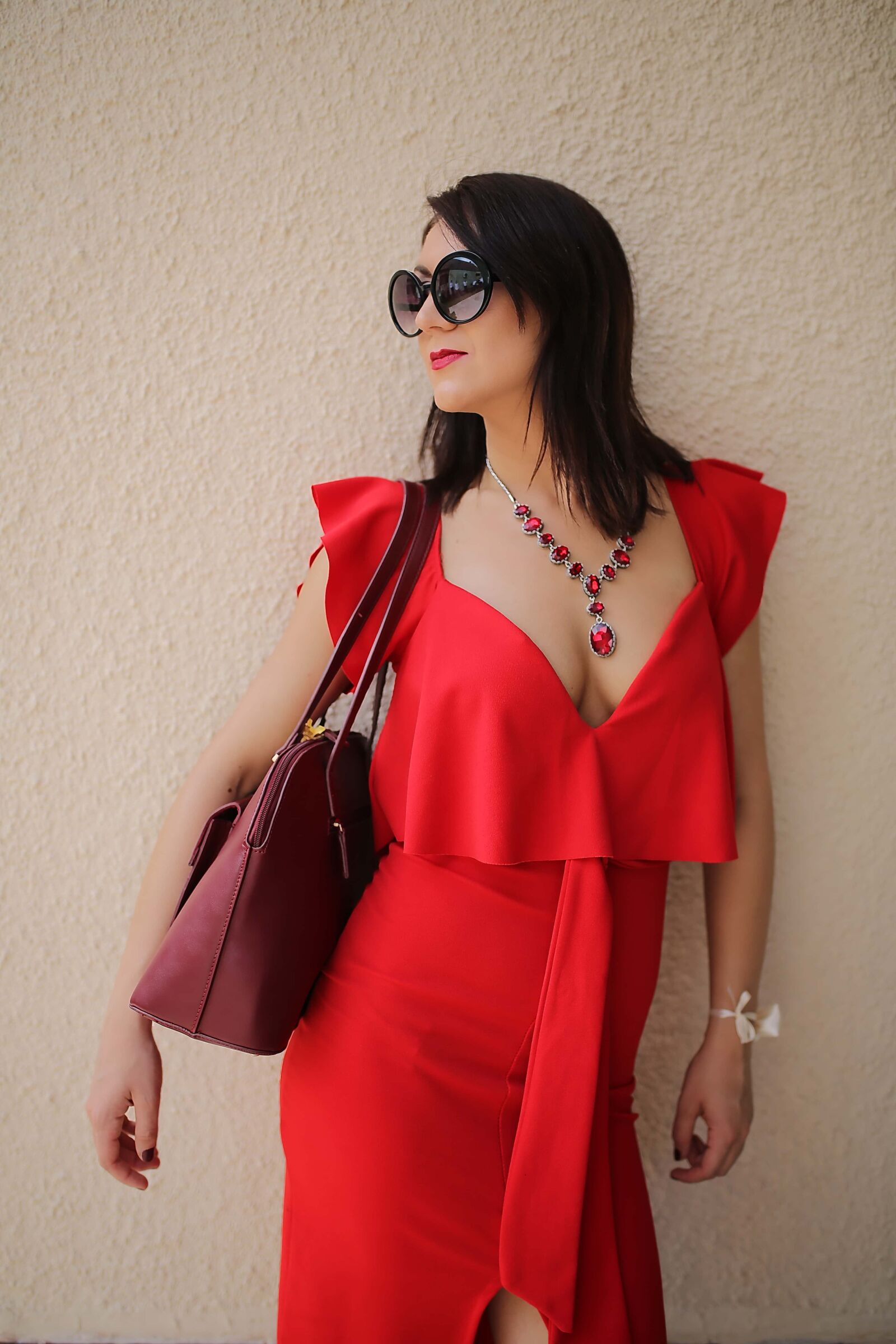 Canon EOS 5D Mark III sample photo. Dress, red, sunglasses, fashion photography