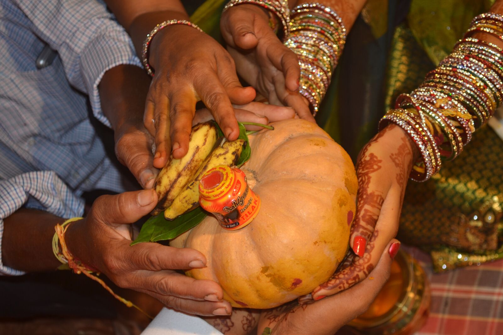 Nikon D3100 sample photo. Pumpkin, ceremony, during photography