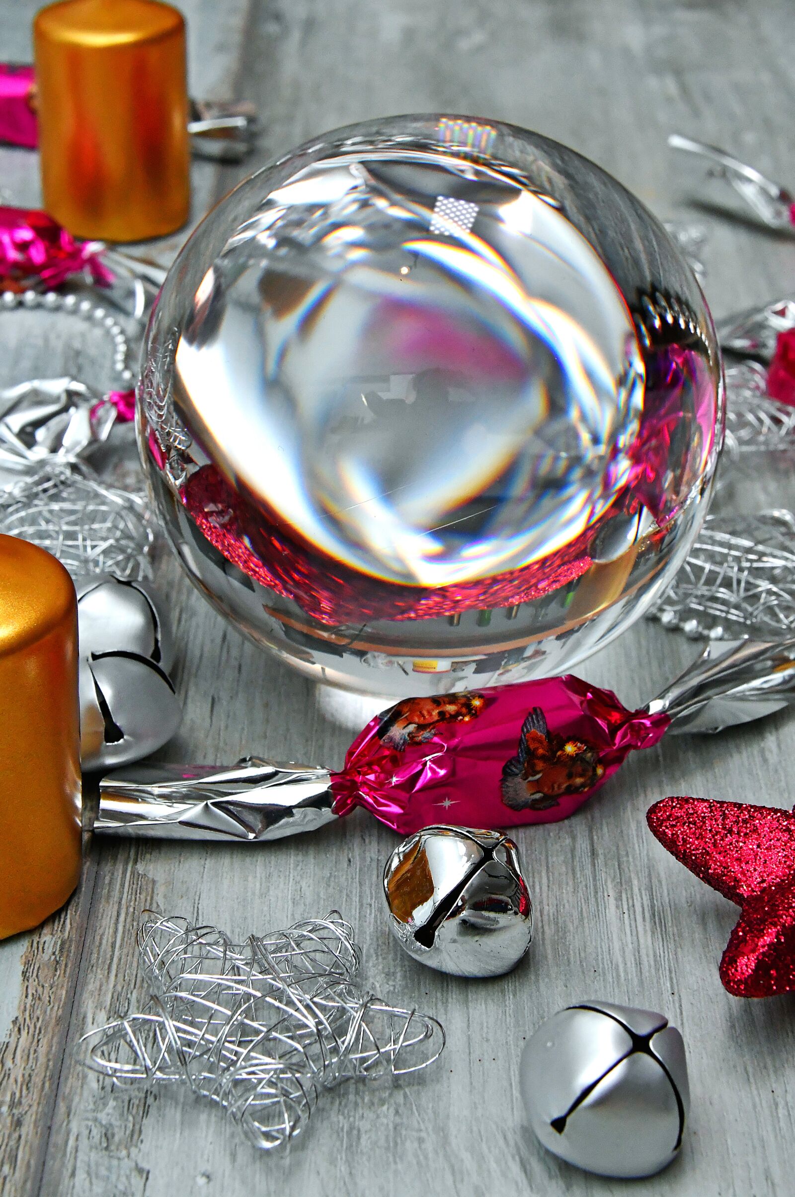 Nikon D3200 sample photo. Glass globe, christmas, magnifying photography