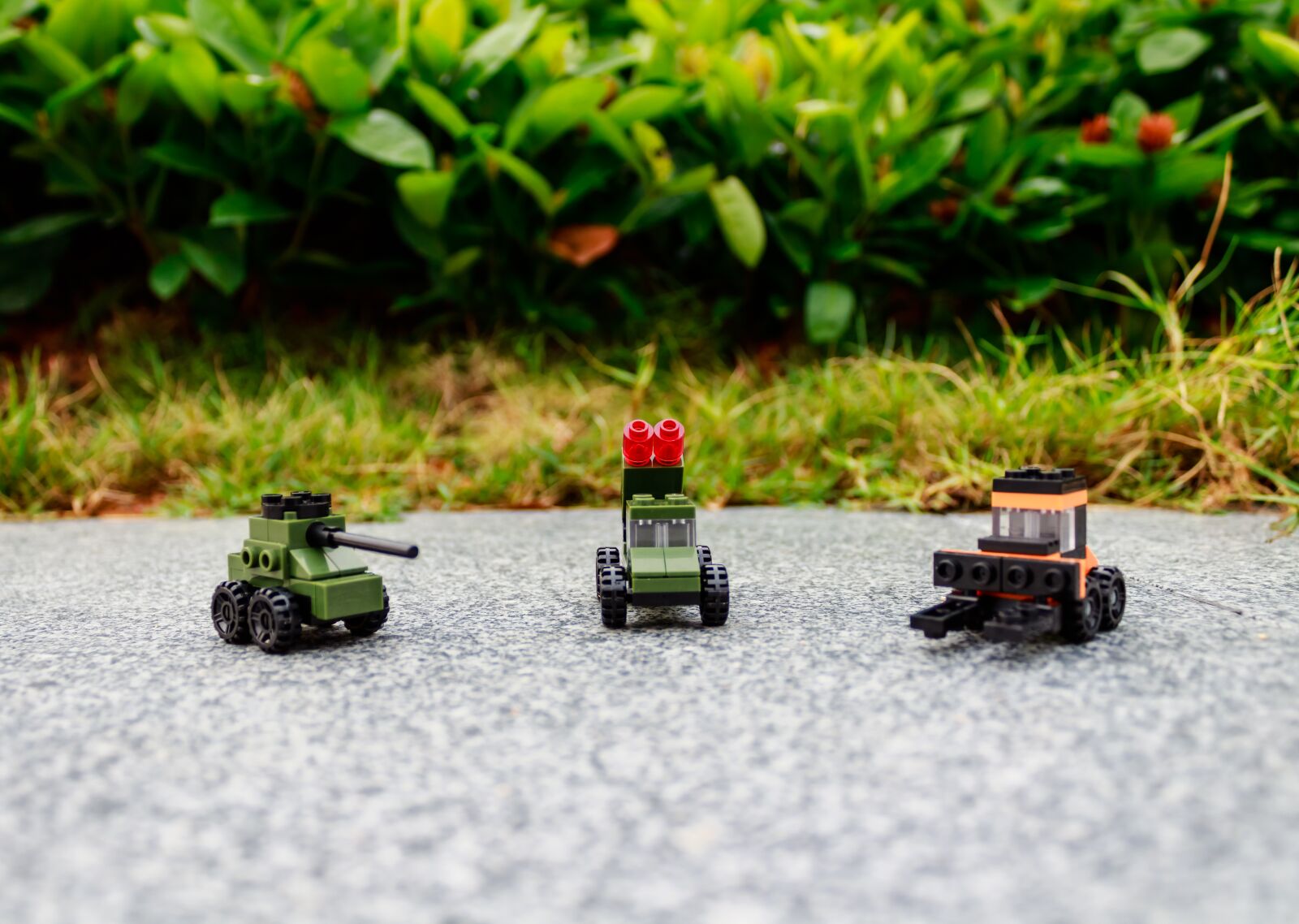 Canon EOS 1300D (EOS Rebel T6 / EOS Kiss X80) sample photo. Toy, plastic toy, lego photography