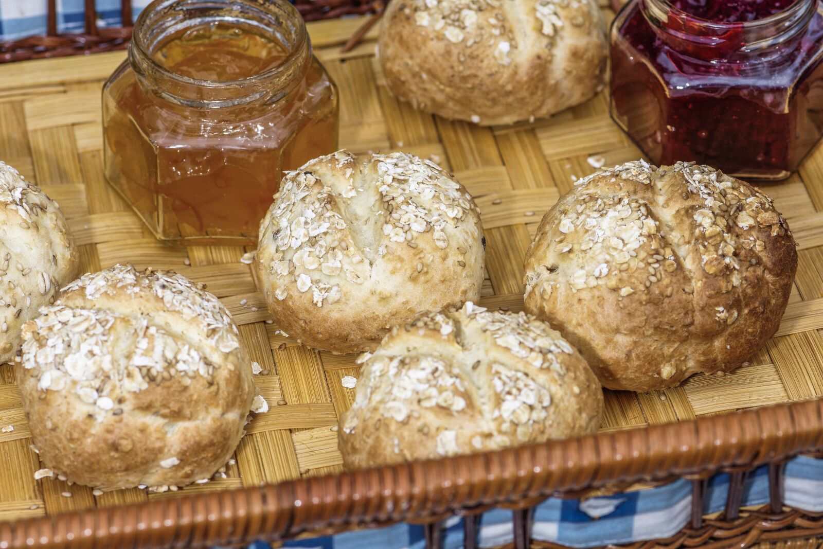 Nikon D7200 sample photo. Roll, oats, bake photography