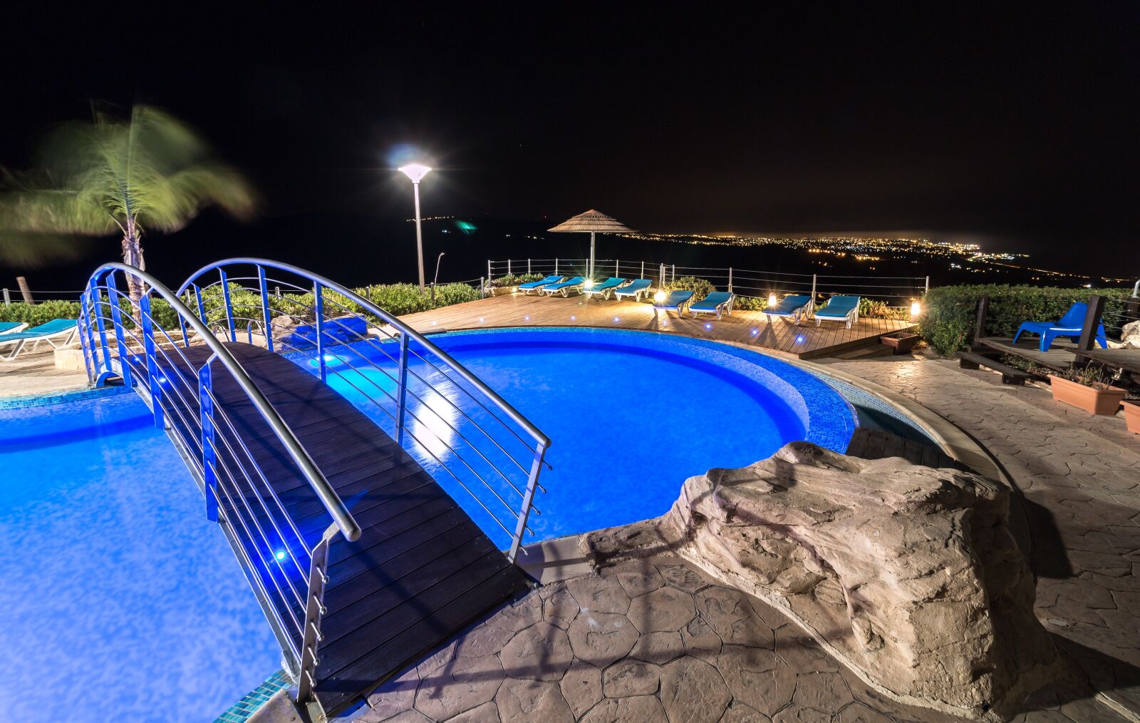 Canon EOS 70D sample photo. Swimming, bridge, night photography
