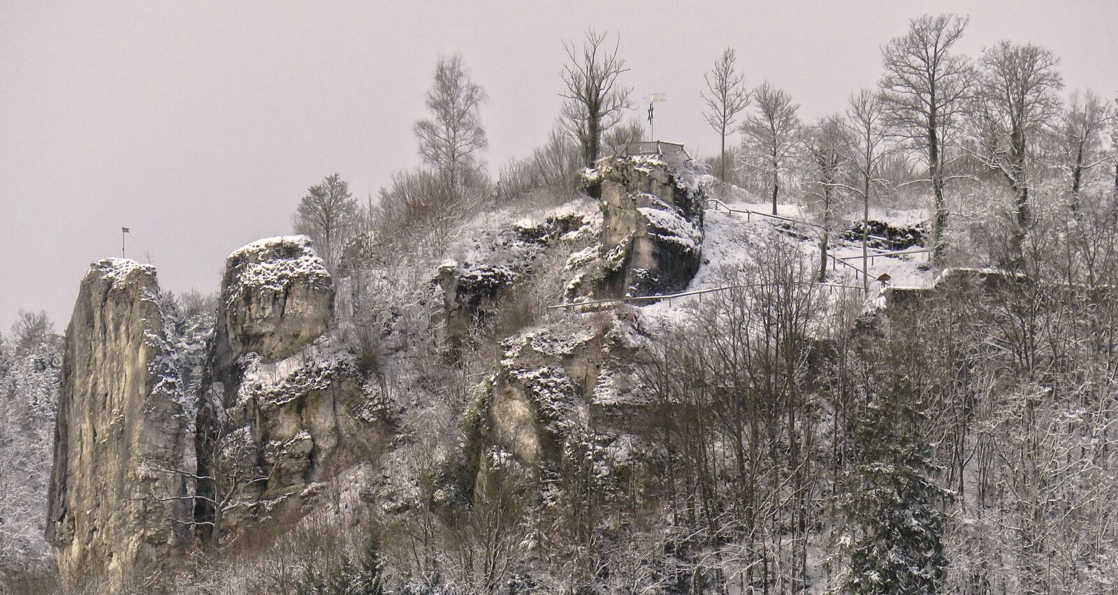 Canon PowerShot SX710 HS sample photo. Winter, morning, rock photography