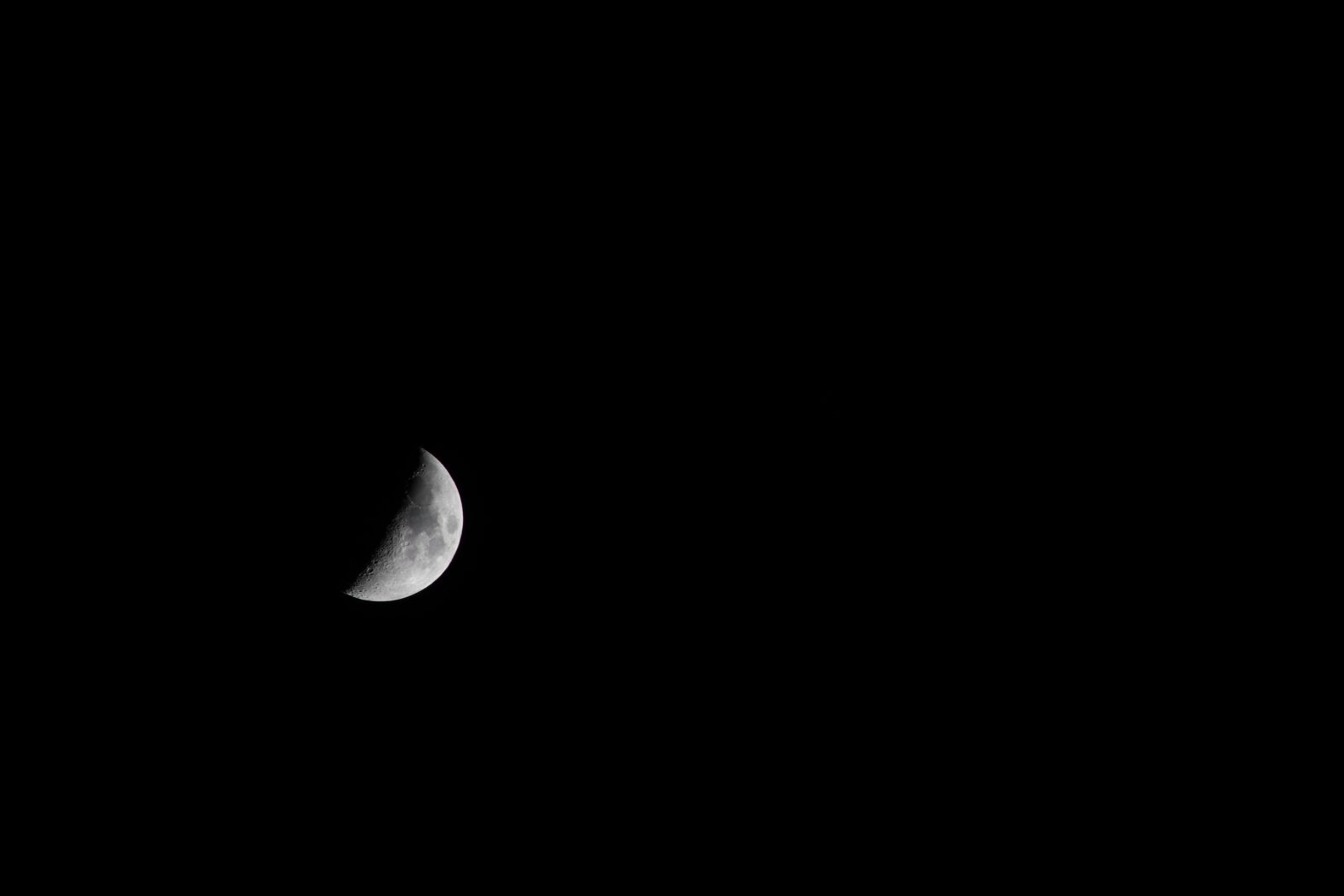 Canon EF75-300mm f/4-5.6 sample photo. Moon, astronomy, plana photography