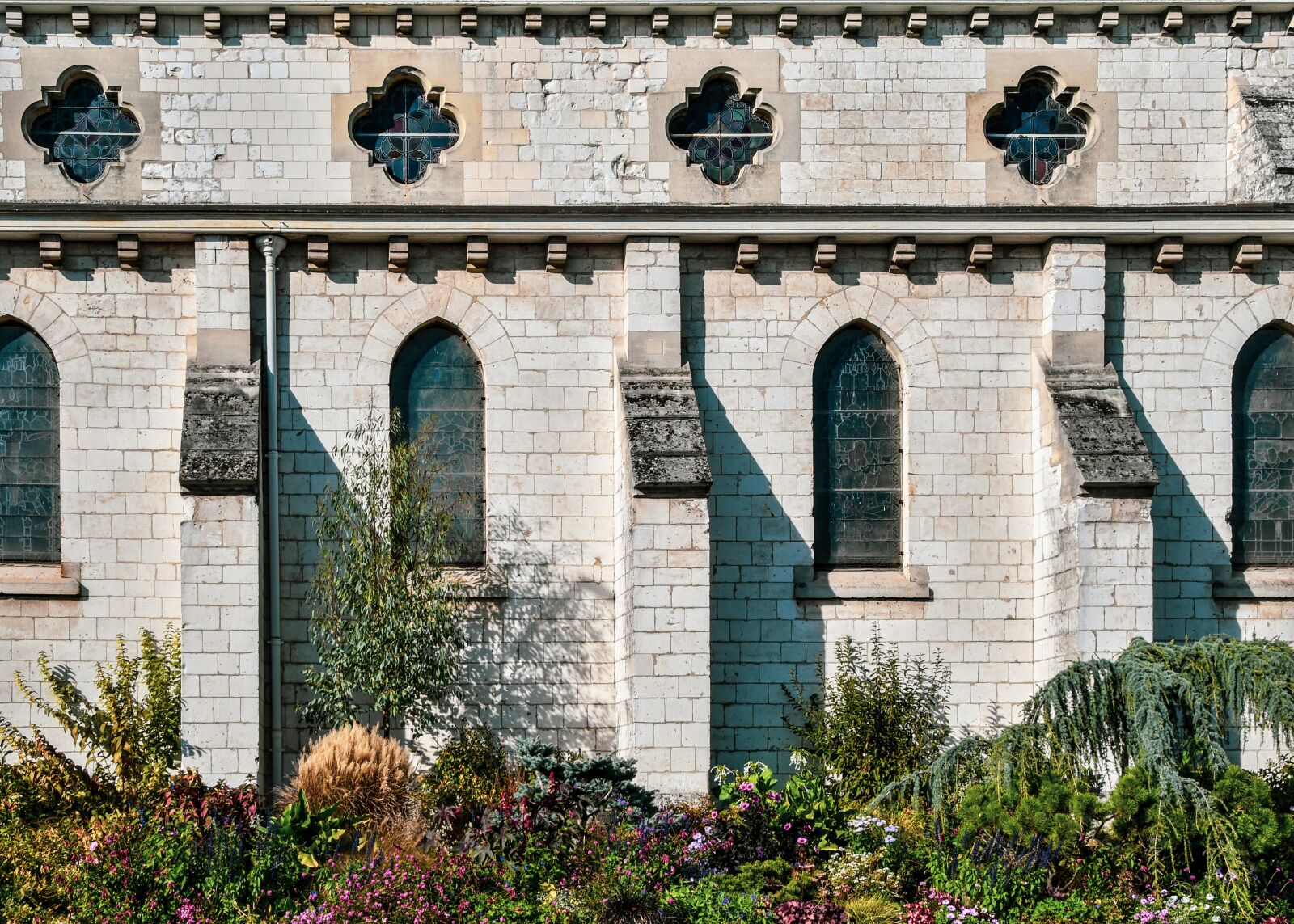 Nikon D500 sample photo. Church, flowers, architecture photography