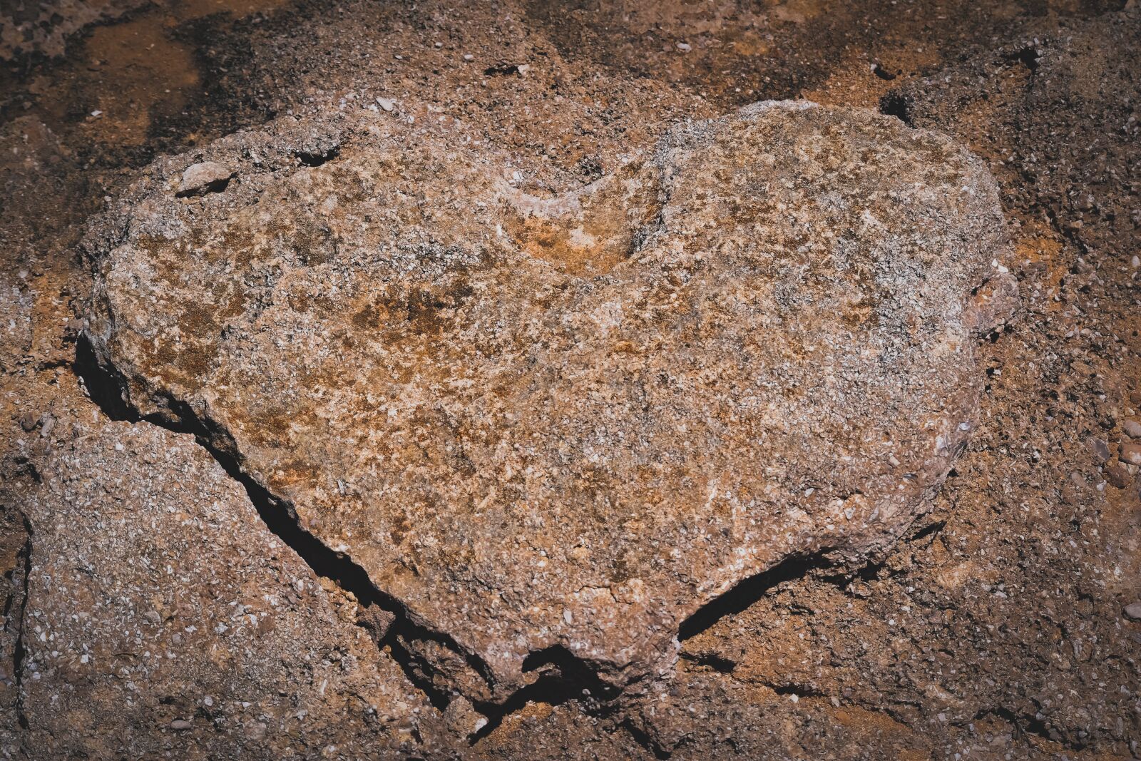Nikon D3300 sample photo. Heart of stone, rock photography